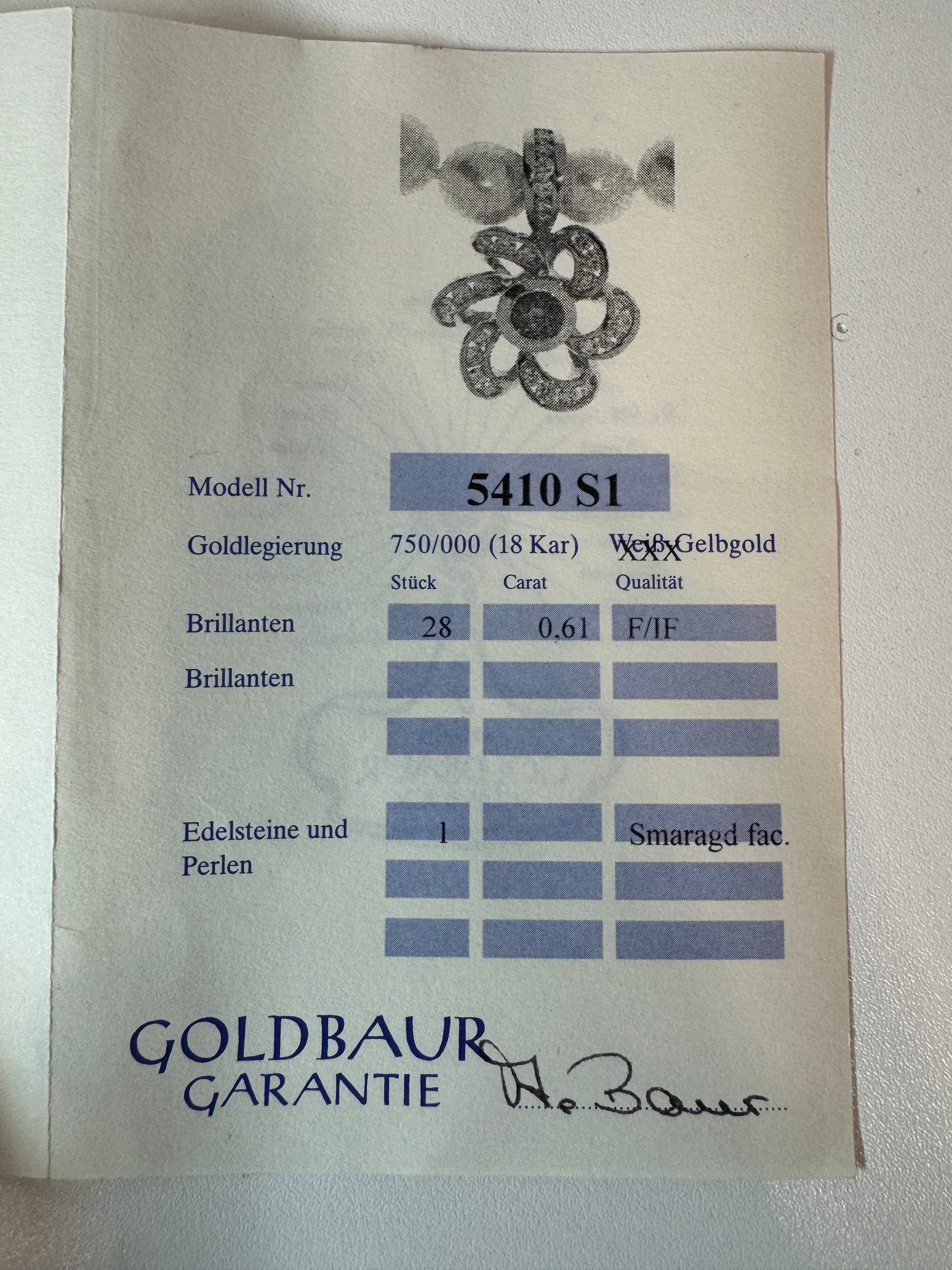Handgefertigter Anhänger in 18 Karat Gelbgold mit Smaragd & Brillanten von Goldbaur