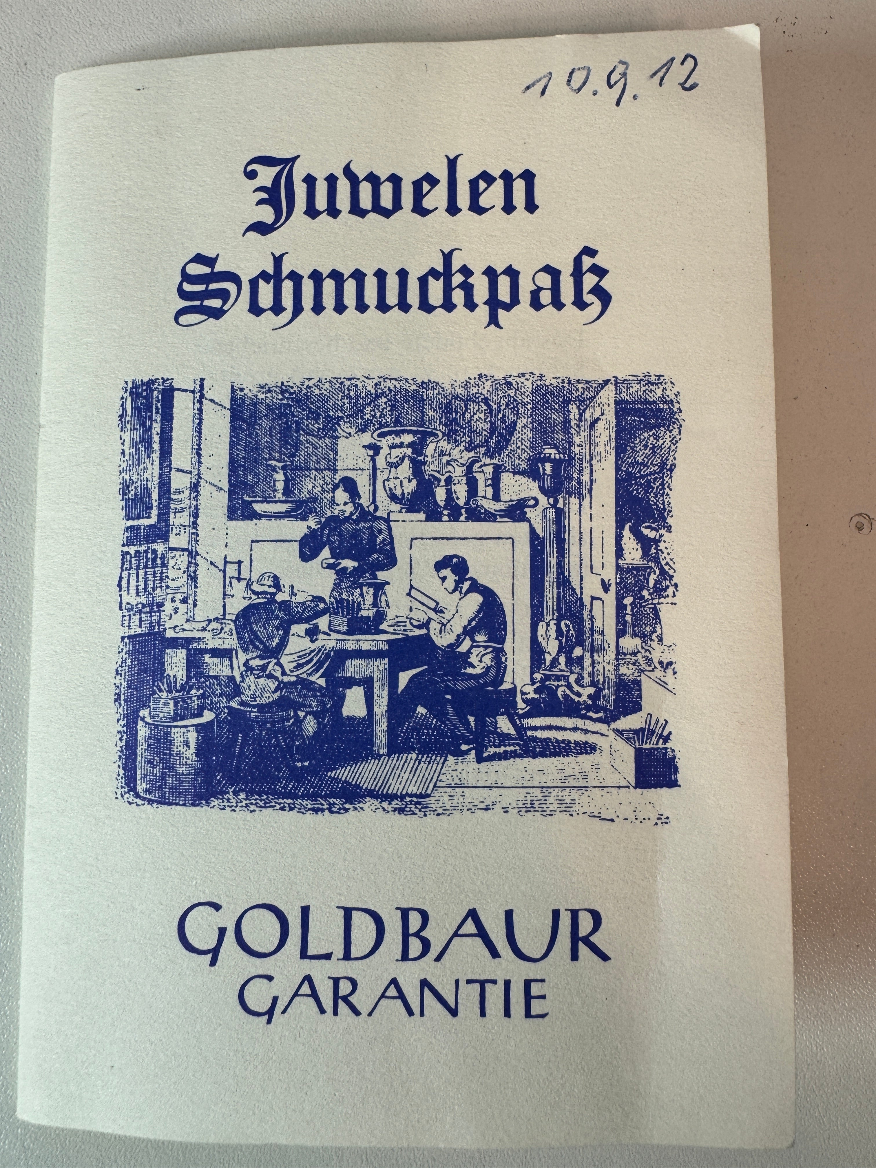 Handgefertigter Anhänger in 18 Karat Gelbgold mit Smaragd & Brillanten von Goldbaur