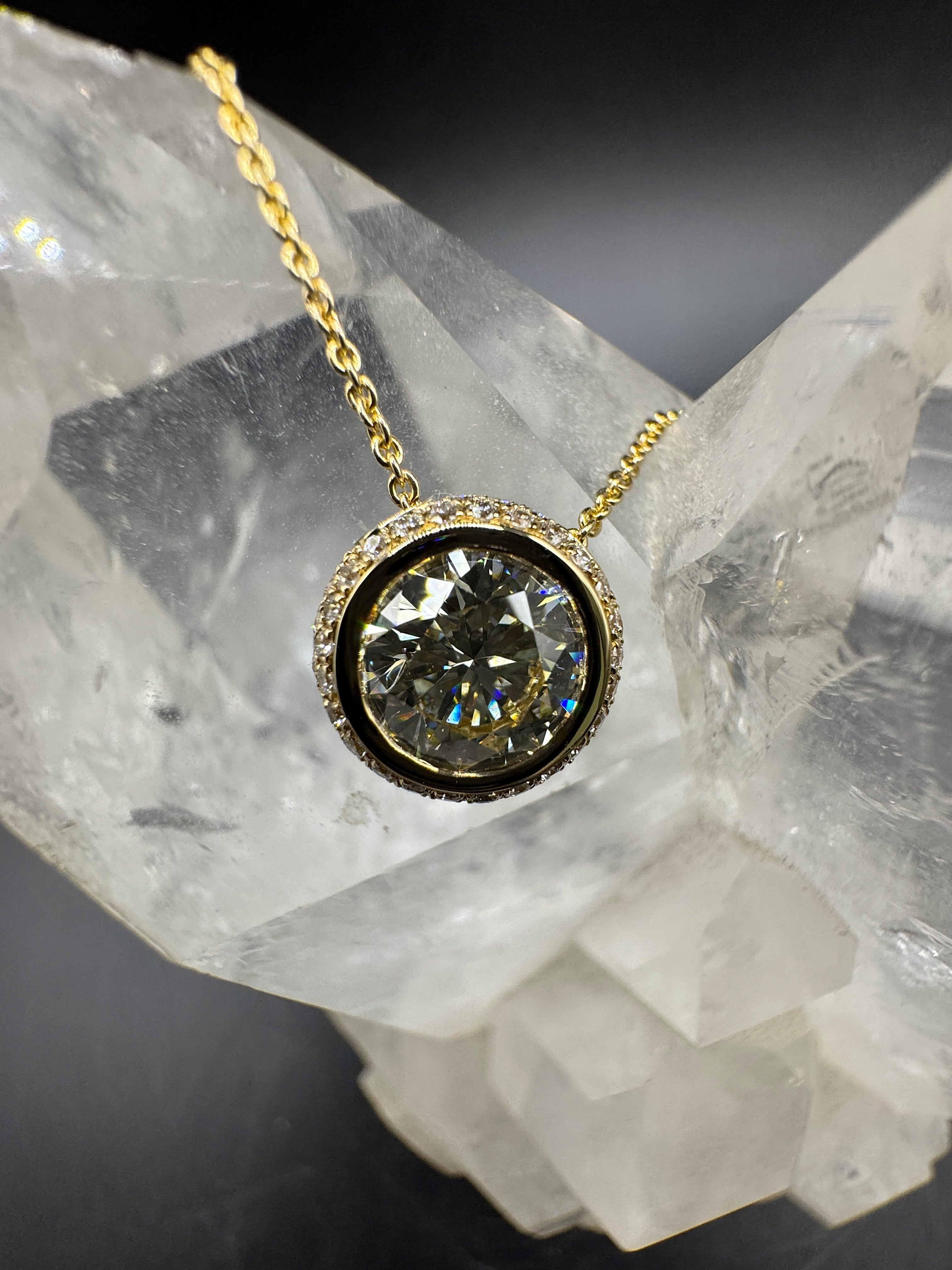 Solitaire pendant gold