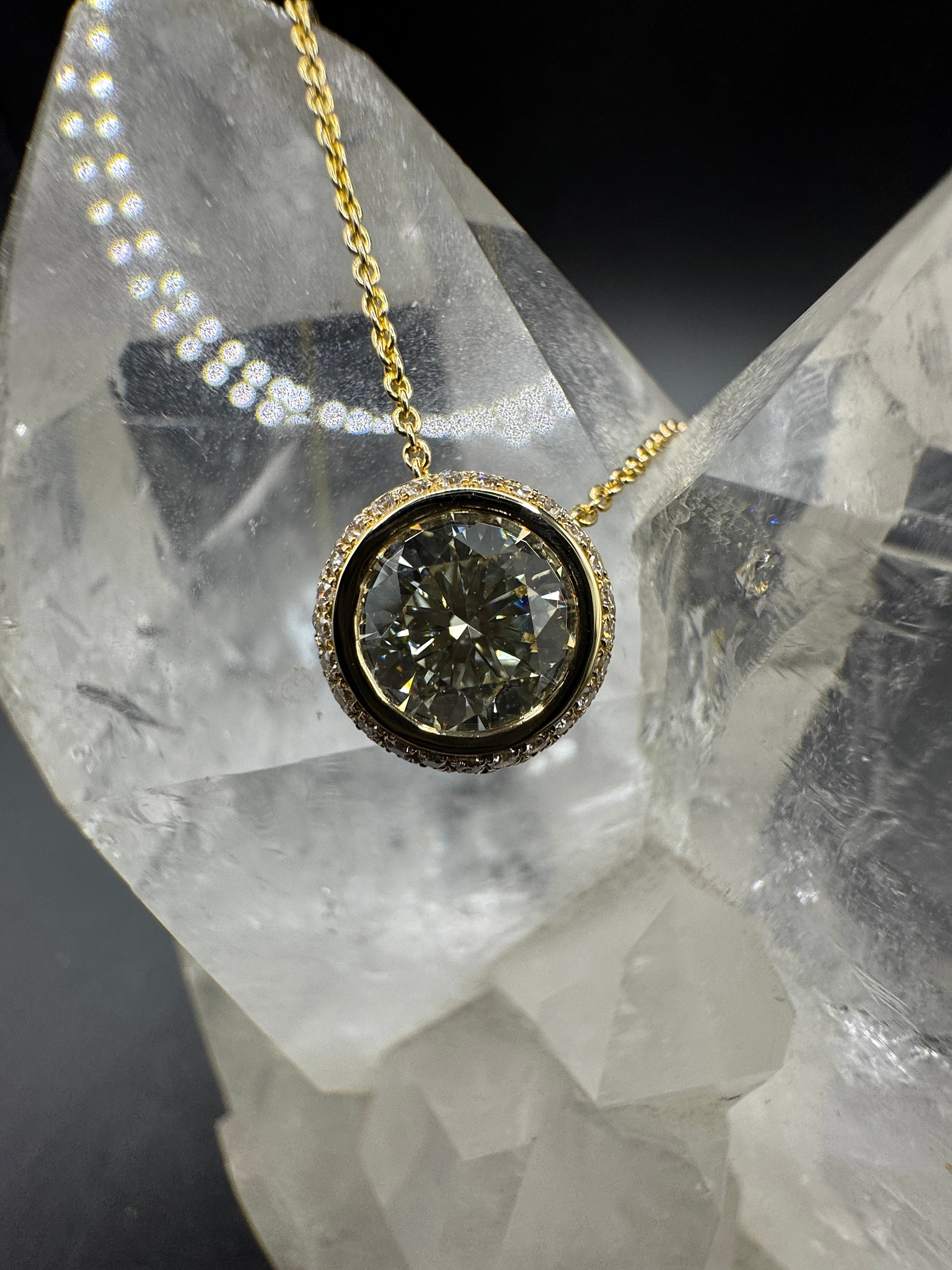 Solitaire pendant gold