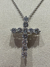 Spektakuläres Brillantkreuz in 18 Karat Weißgold – 3,53 Karat Feuer