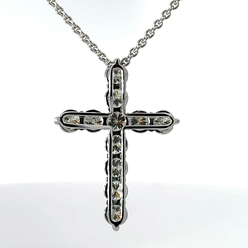 Spektakuläres Brillantkreuz in 18 Karat Weißgold – 3,53 Karat Feuer