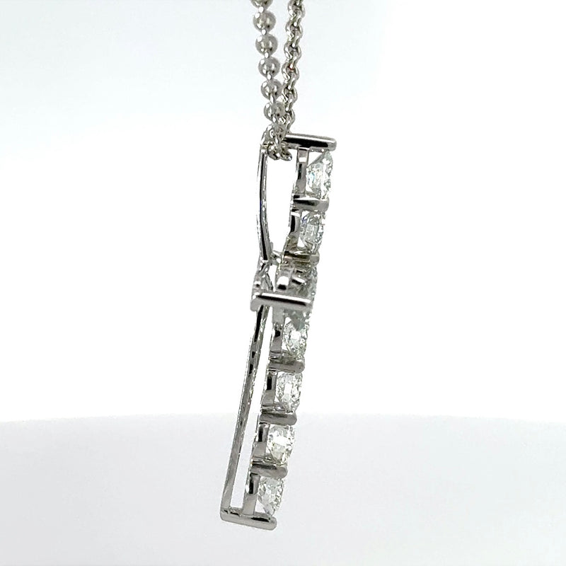 Spektakuläres Brillantkreuz in 18 Karat Weißgold – 3,53 Karat Feuer