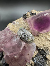 Wirkungsvoller Weißgoldring in 14 Karat mit hochfeinen Brillanten im Pavé-Verschnitt