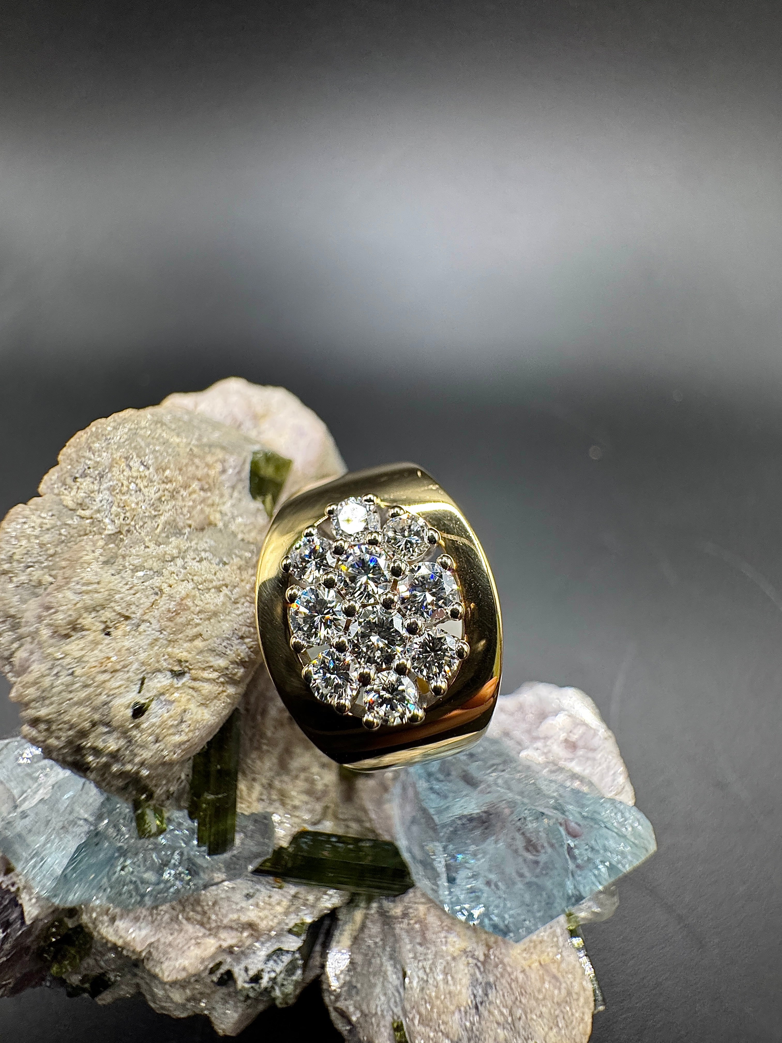 Edele ring in 18 karaat geel- en witgoud met prachtige diamanten - handgemaakt 