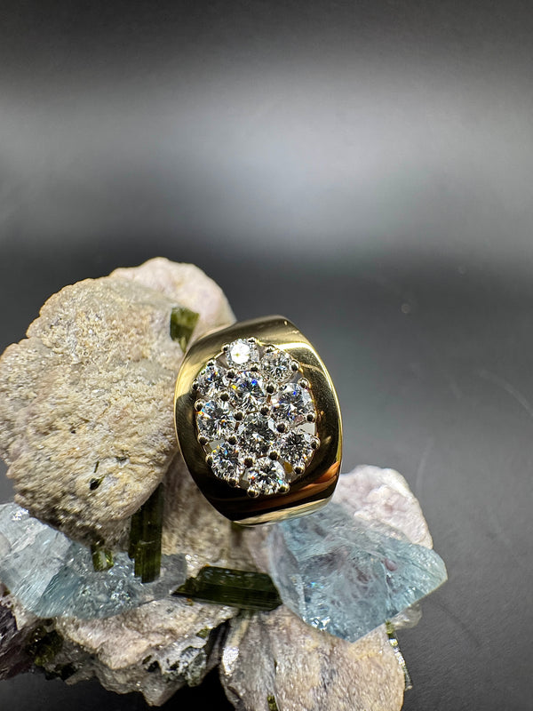 Edler Ring in 18 Karat Gelb -und Weißgold mit erlesenen Brillanten - Handarbeit