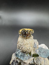 Stilvoller und eleganter Ring in 18 Karat Gelbgold mit hochfeinen Brillanten