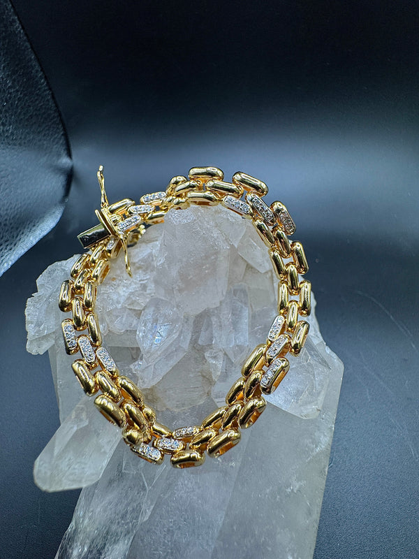 Ausgefallenes & edles Armband in 18 Karat Gelbgold mit feinen Brillanten