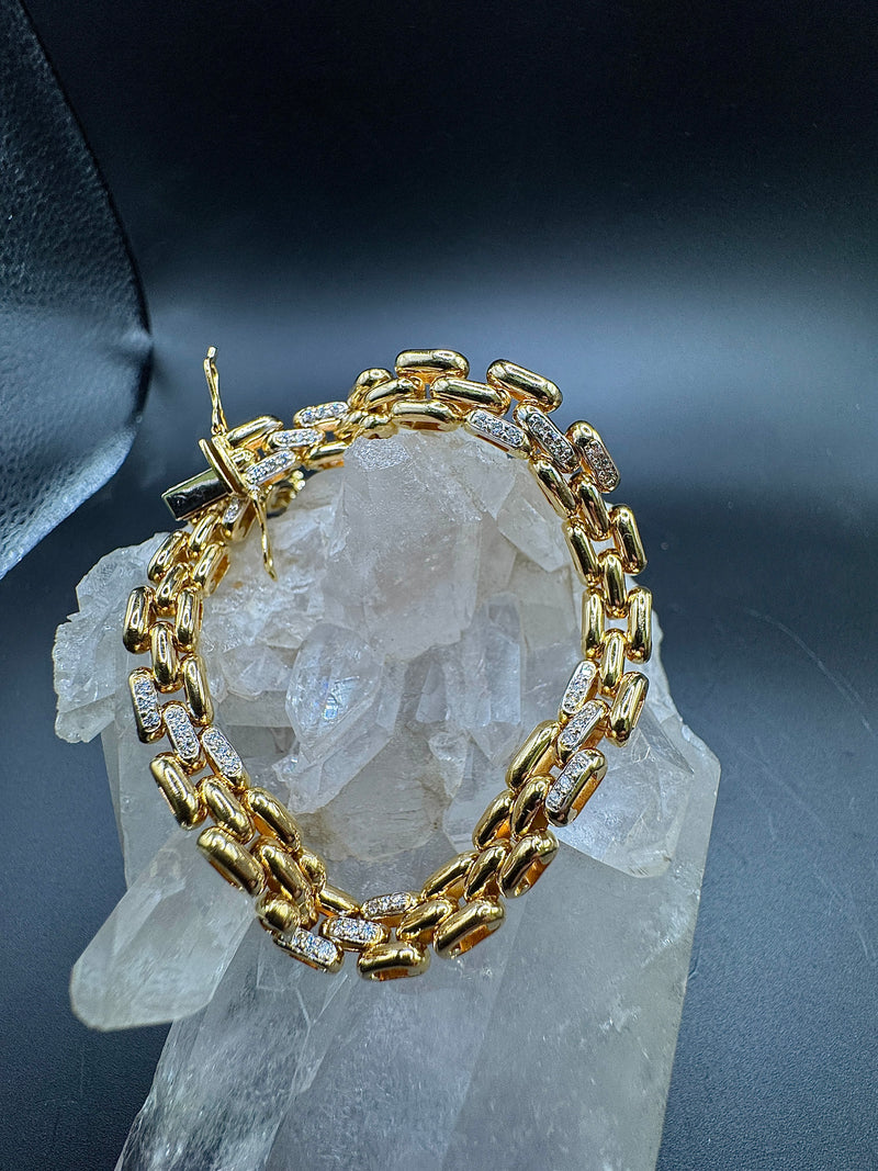Ausgefallenes & edles Armband in 18 Karat Gelbgold mit feinen Brillanten | Armband - Schmuck Schroll