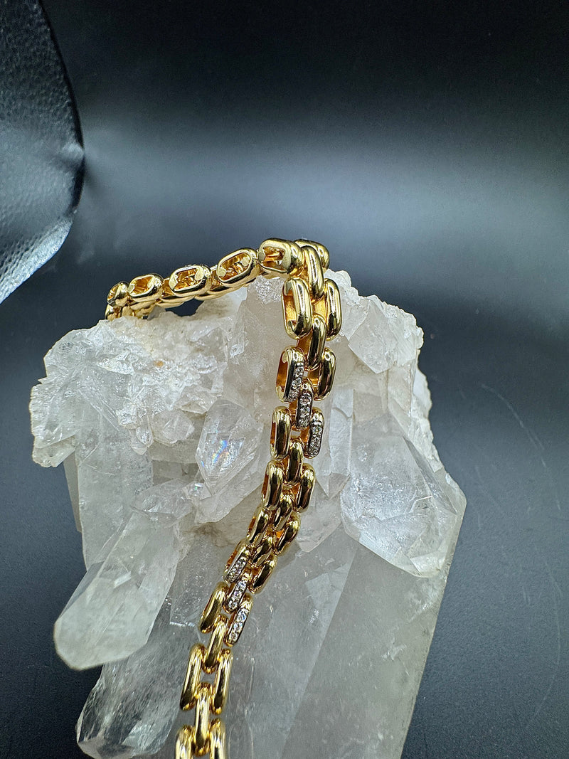 Ausgefallenes & edles Armband in 18 Karat Gelbgold mit feinen Brillanten
