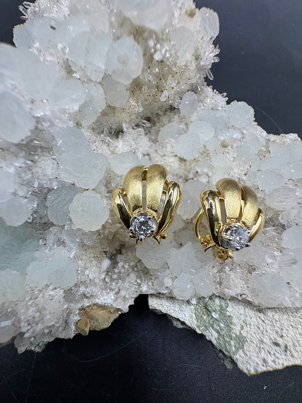 Stilvolle Ohrringe in 18 Karat (750) Gelbgold mit feinen Brillanten