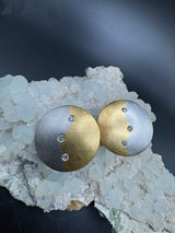 Handgefertigte Ohrringe in 18 Karat Gelbgold und 950/-. Platin mit Brillanten