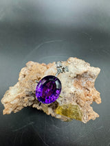 Zeitloser Anhänger in 14 Karat Weißgold mit hochfeinen Amethyst und Brillanten