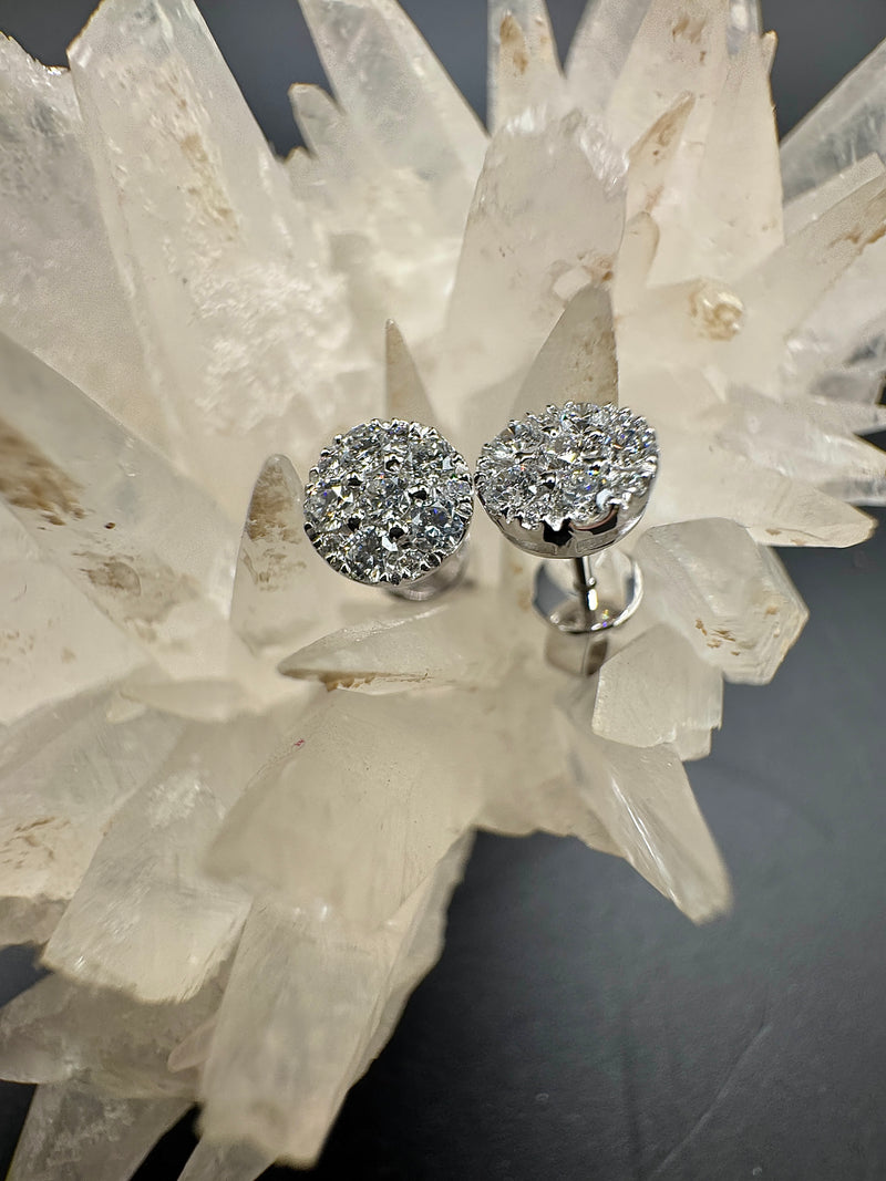 Moderne Brillantstecker in 18 Karat Weißgold mit hochfeinen Brillanten