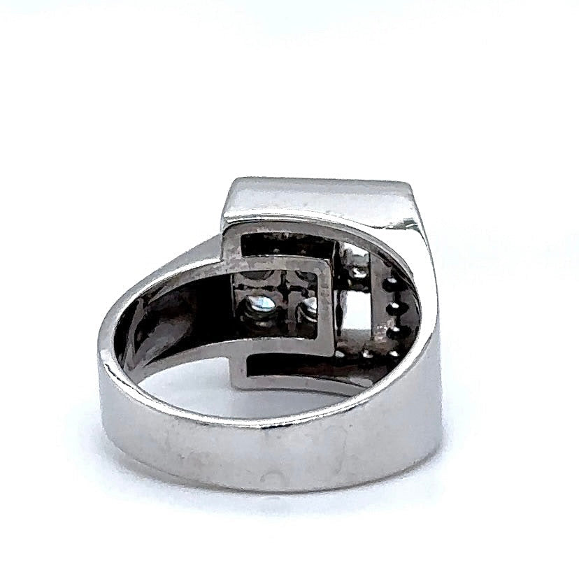 Hoekige witgouden ring van 18 karaat met zeer fijne briljant geslepen diamanten TW/VS