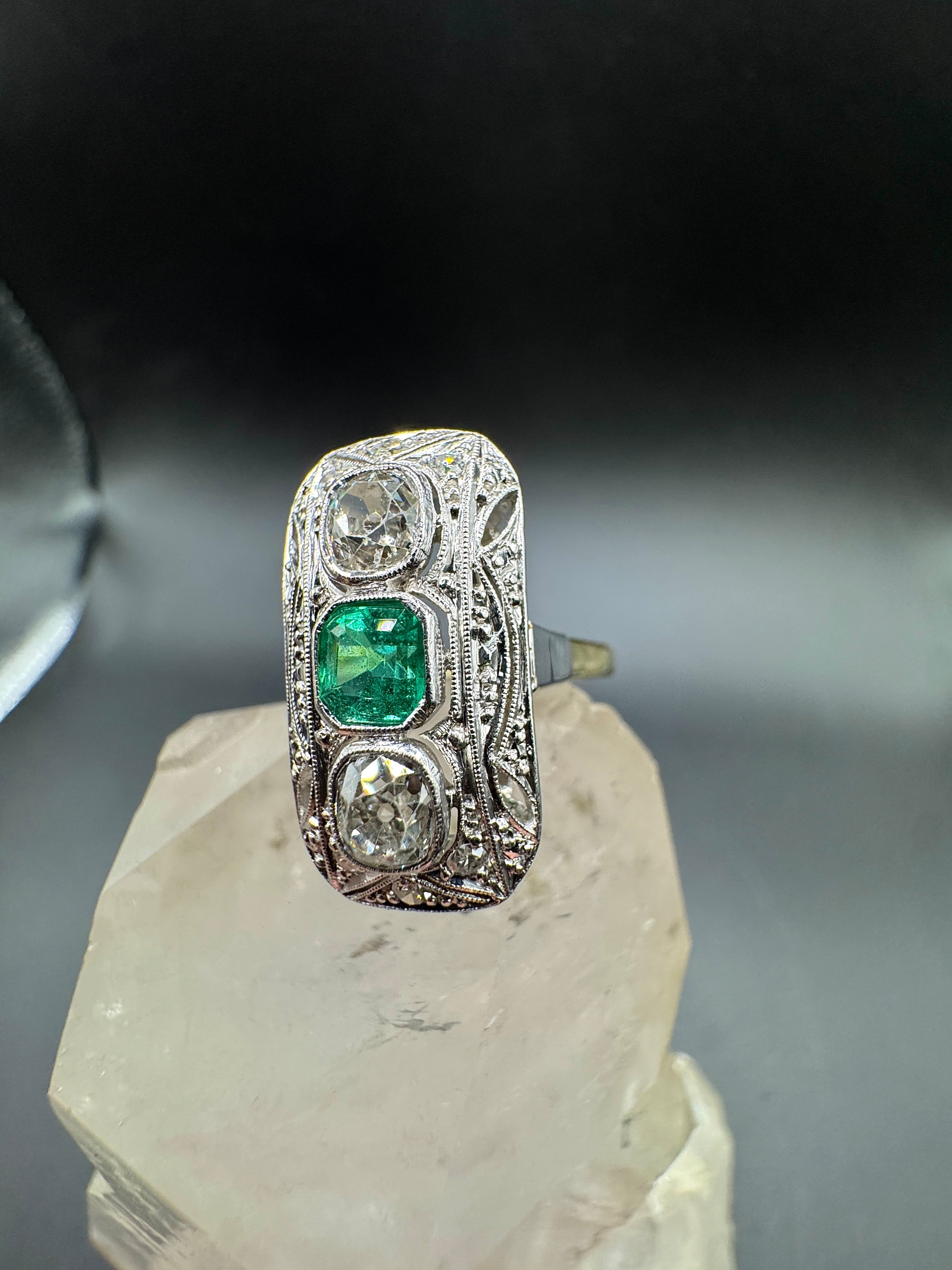 Art Deco Ring in 14 Karat Yellow & White Gold with Emerald & Diamonds
