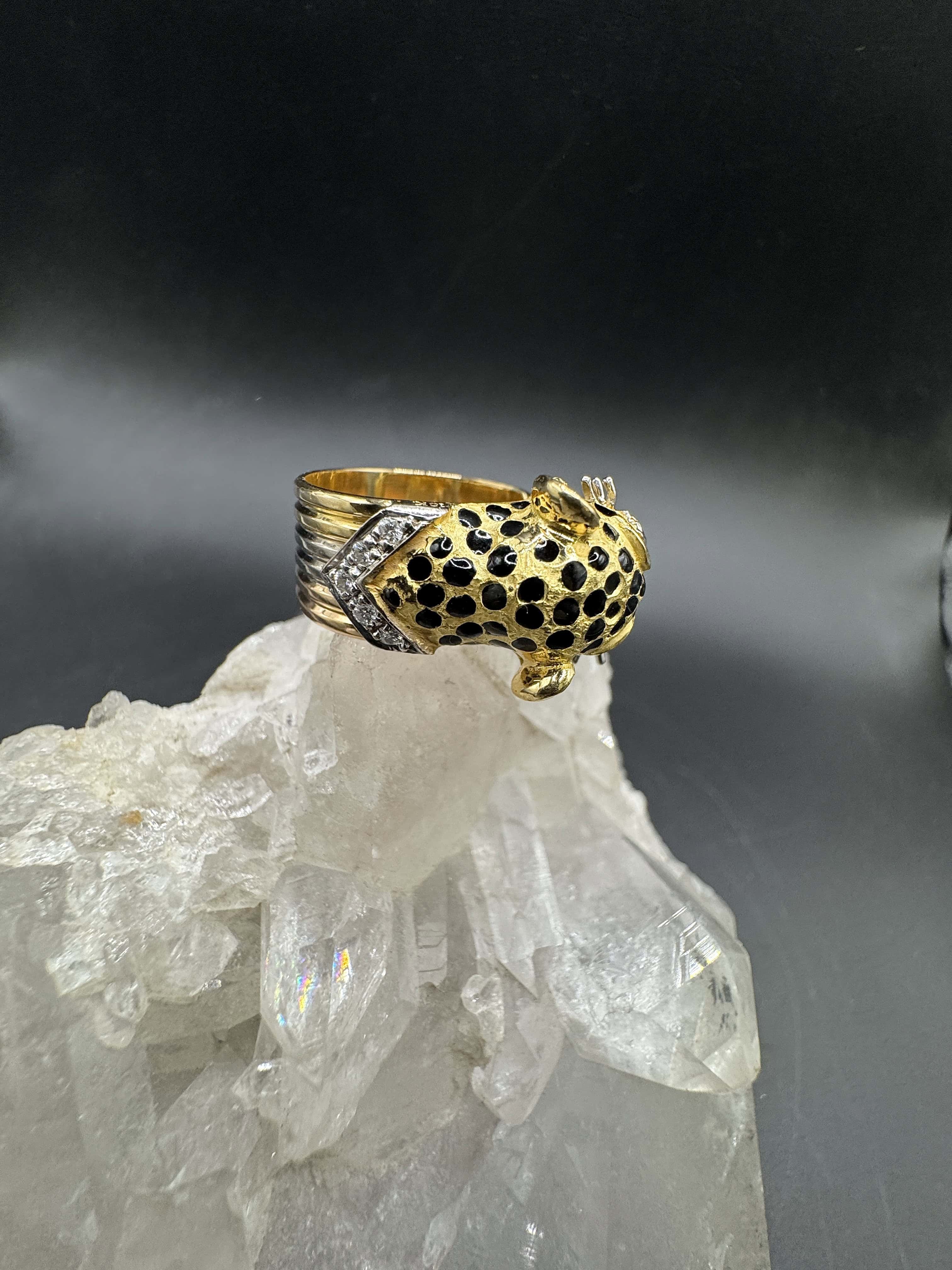 Leuchtender tricolor Ring in 18 Karat Gold mit Rubinen und Brillanten