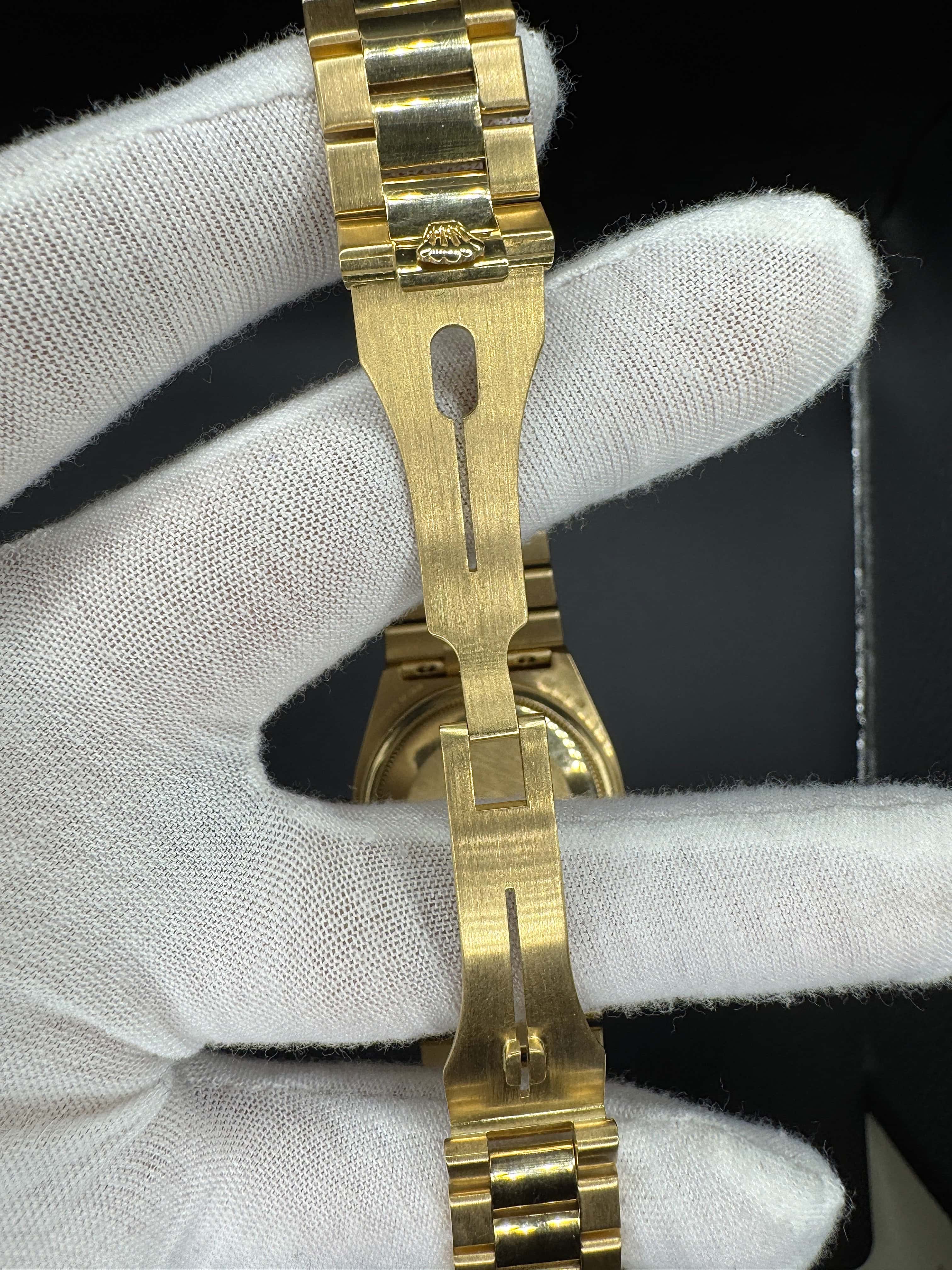 Rolex Day-Date Oysterquartz Ref. 19018 in 18 Karat Gelbgold