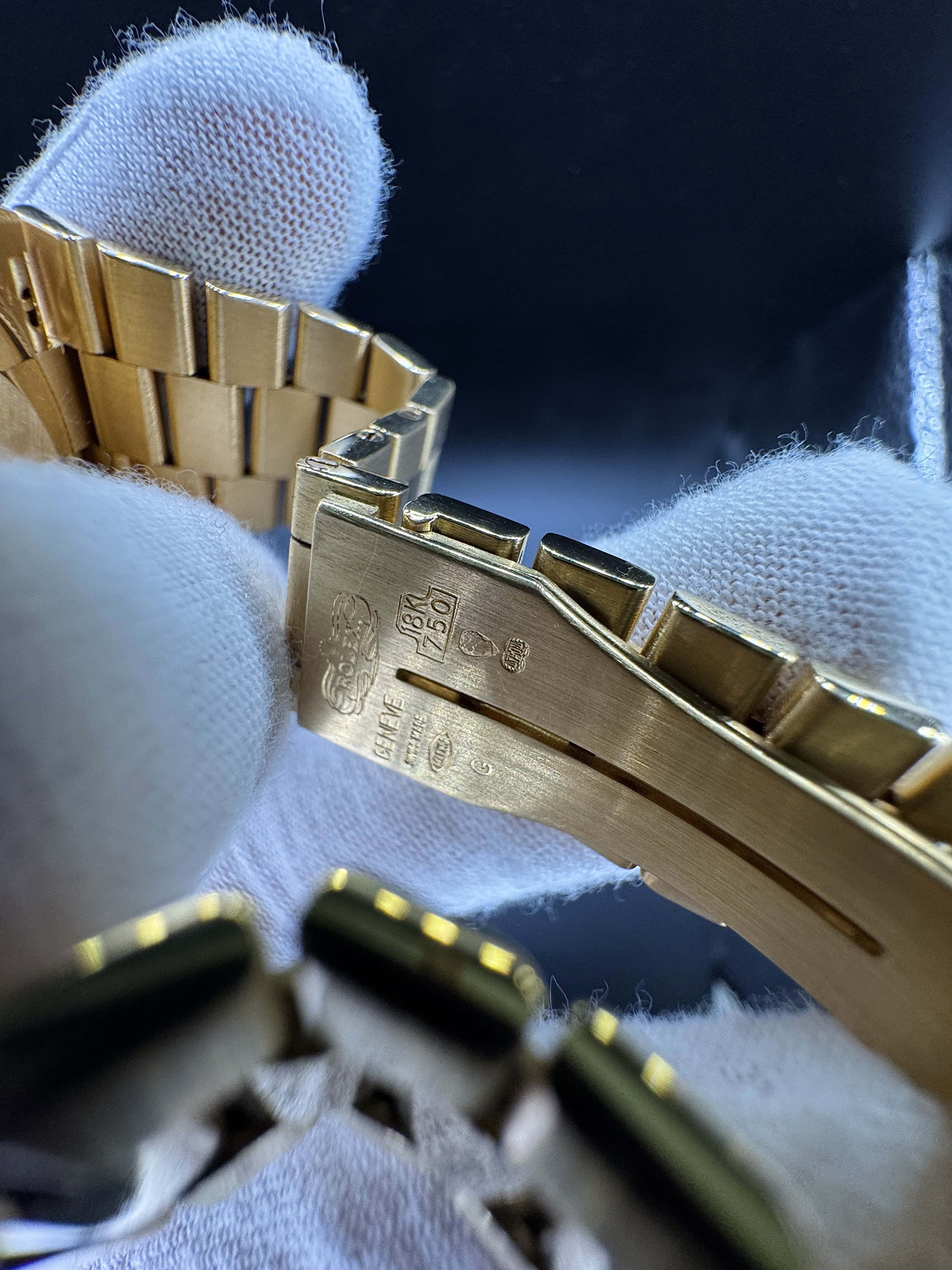 Rolex Day-Date Oysterquartz Ref. 19018 in 18 Karat Gelbgold