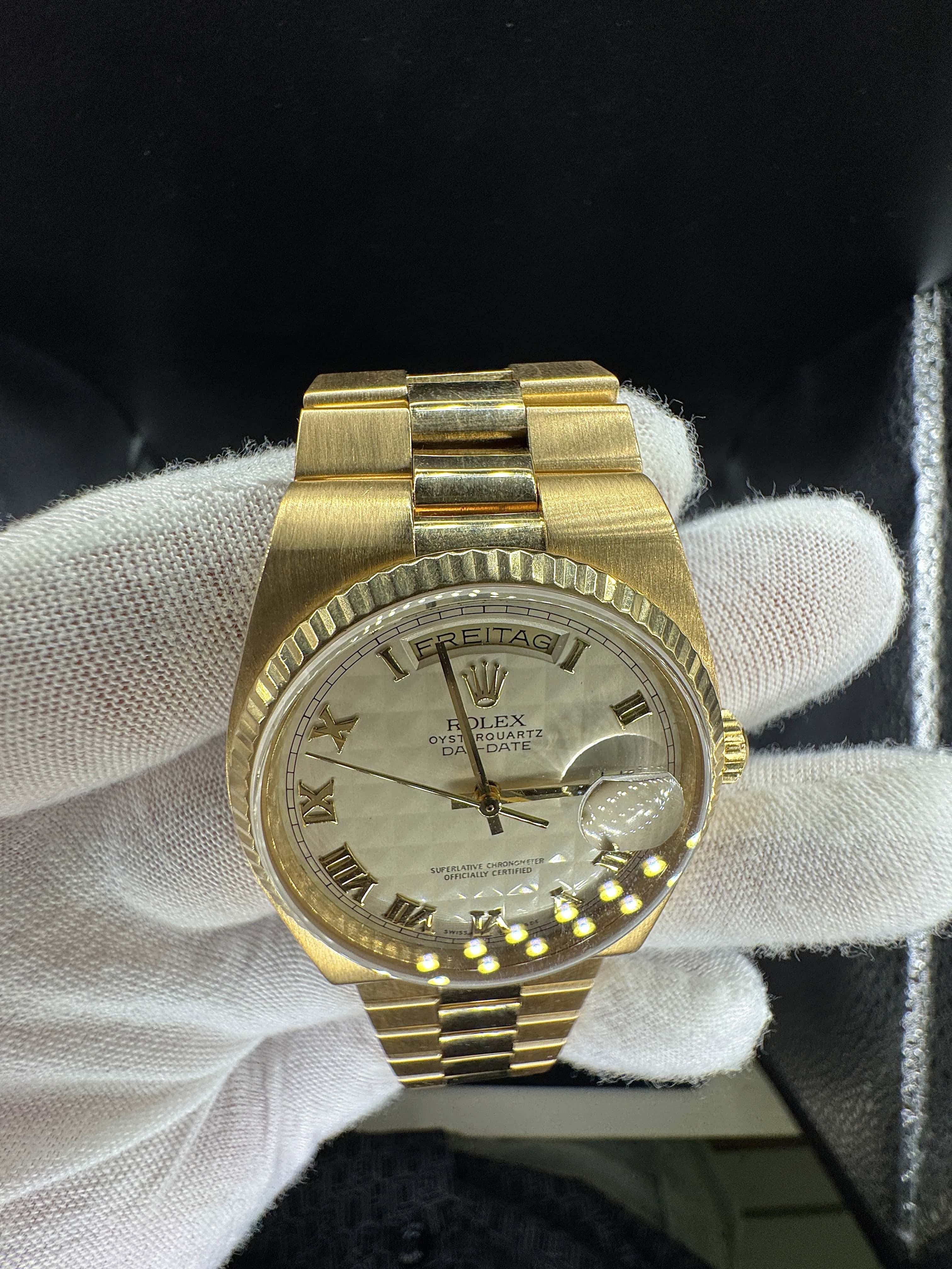 Rolex Day-Date Oysterquartz Ref. 19018 in 18 Karat Gelbgold