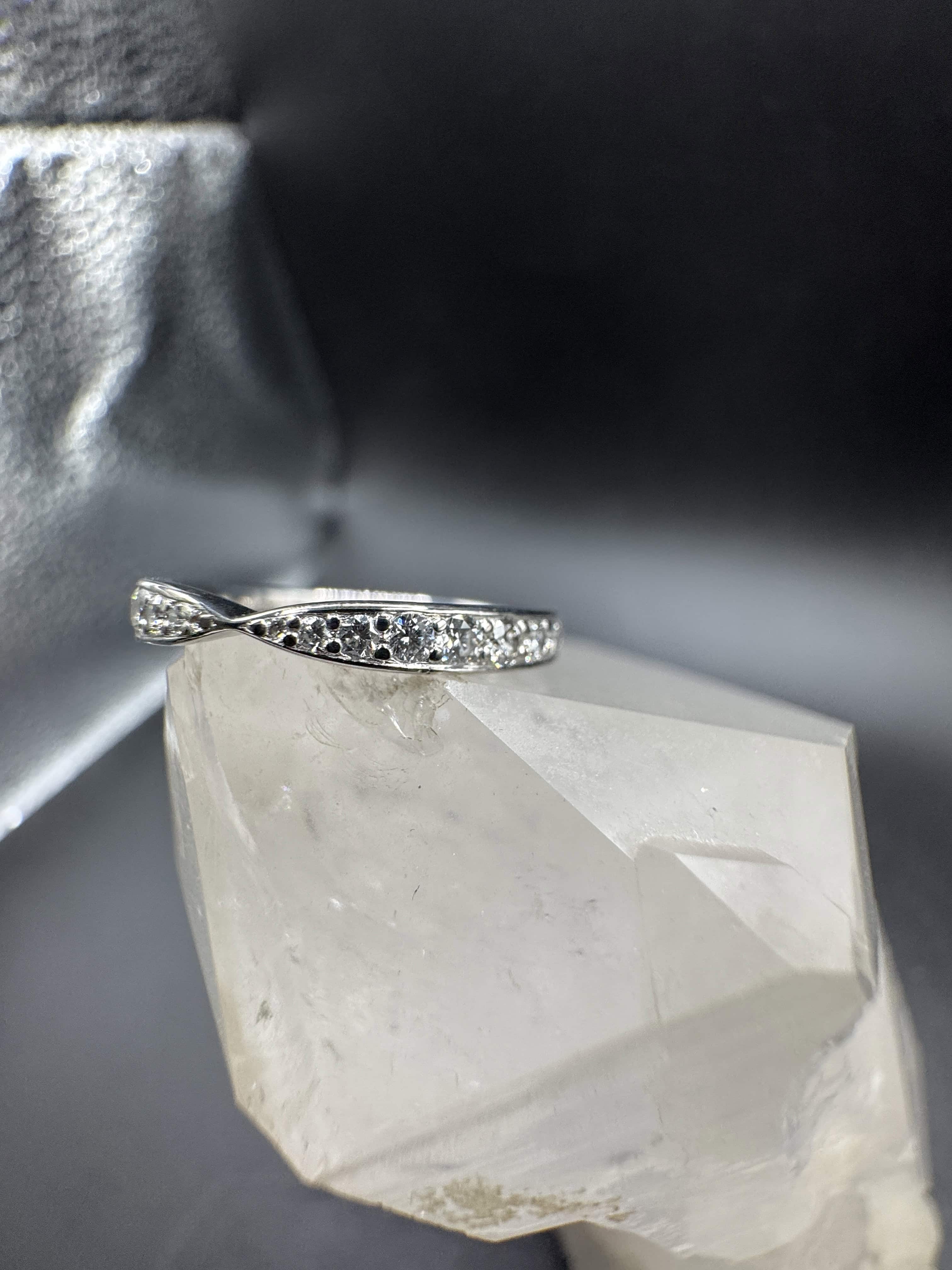 Edler Tiffany Harmony Ring in 950er Platin mit Brillanten