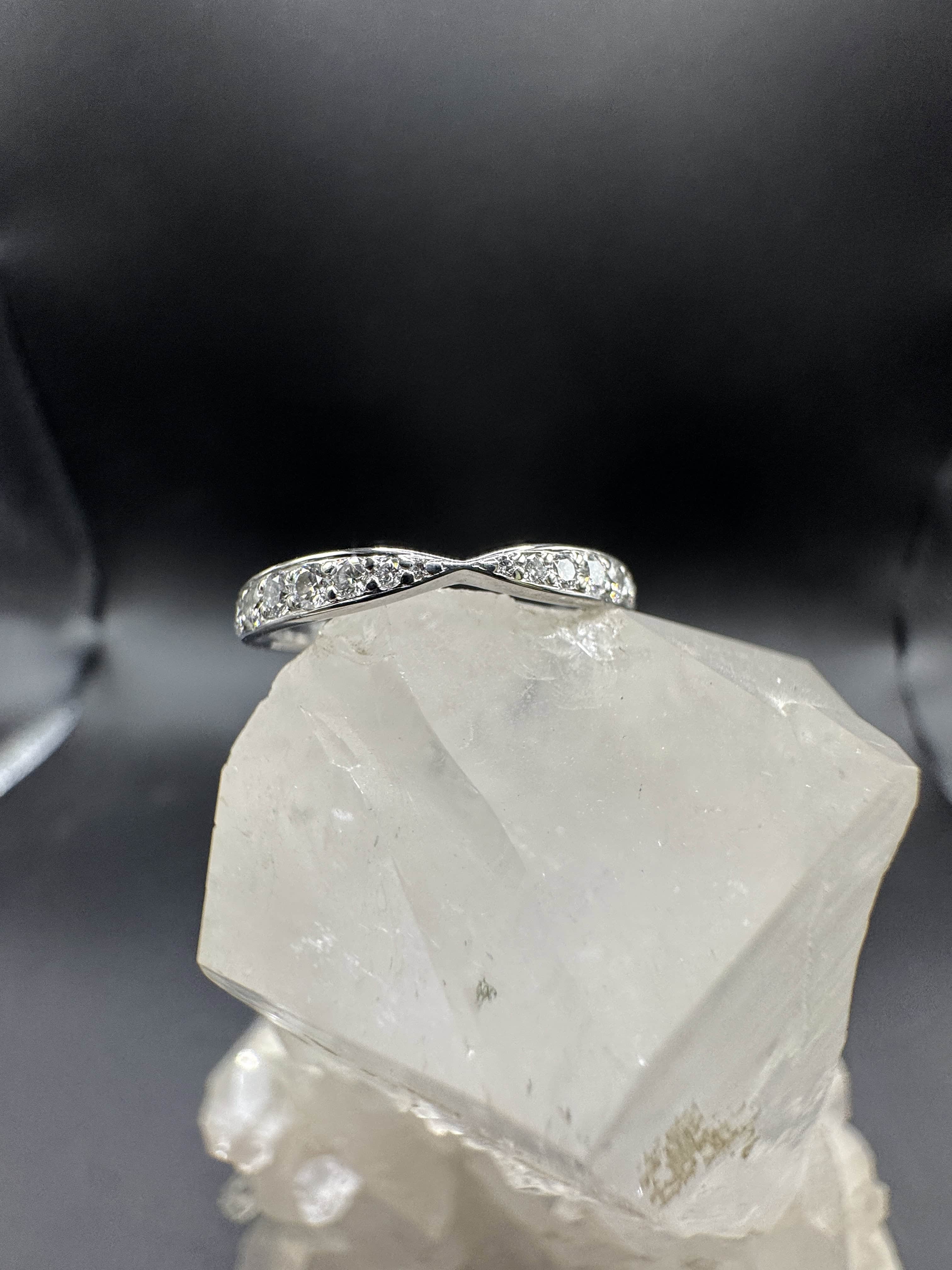 Edler Tiffany Harmony Ring in 950er Platin mit Brillanten