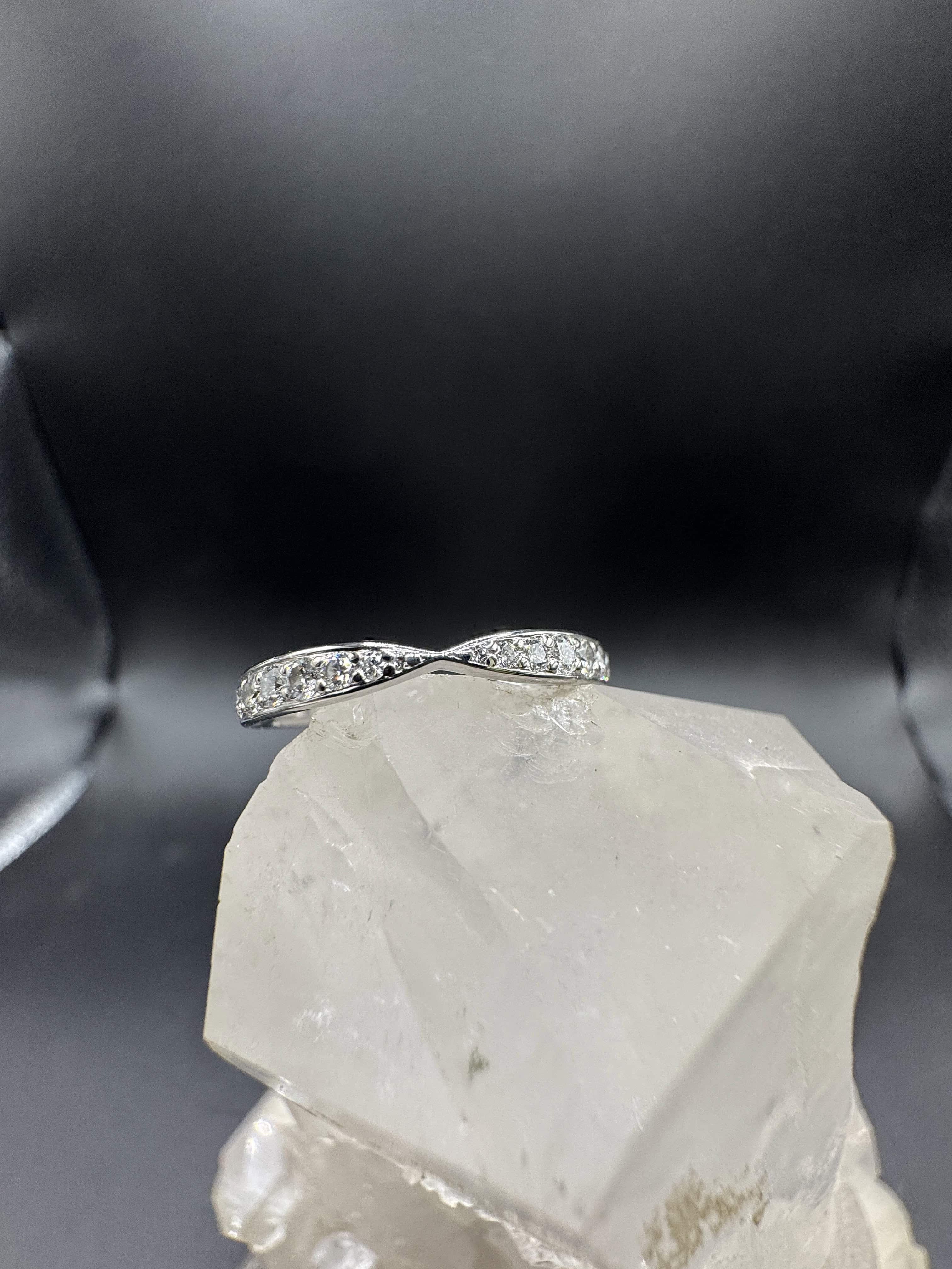 Edler Tiffany Harmony Ring in 950er Platin mit Brillanten