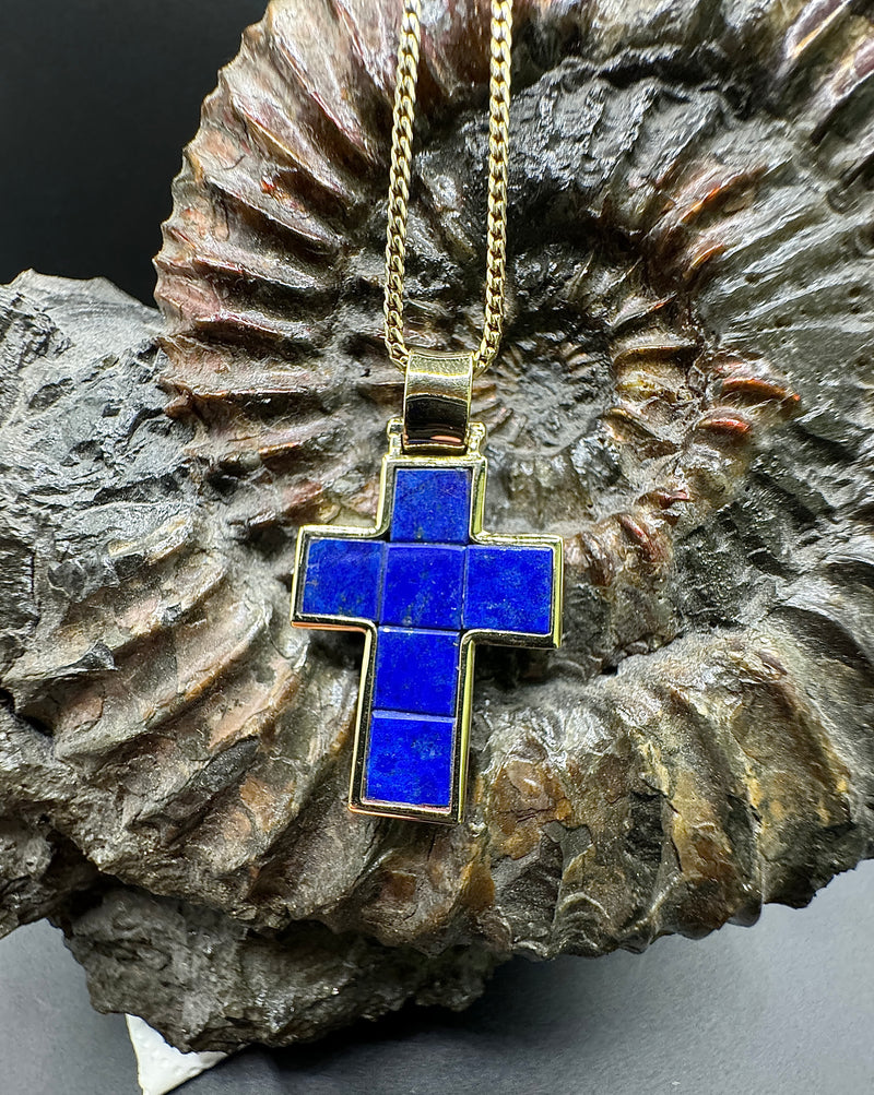 Massives Kreuz in 18 Karat Gelbgold mit feinen Lapis-Lazuli - Handarbeit