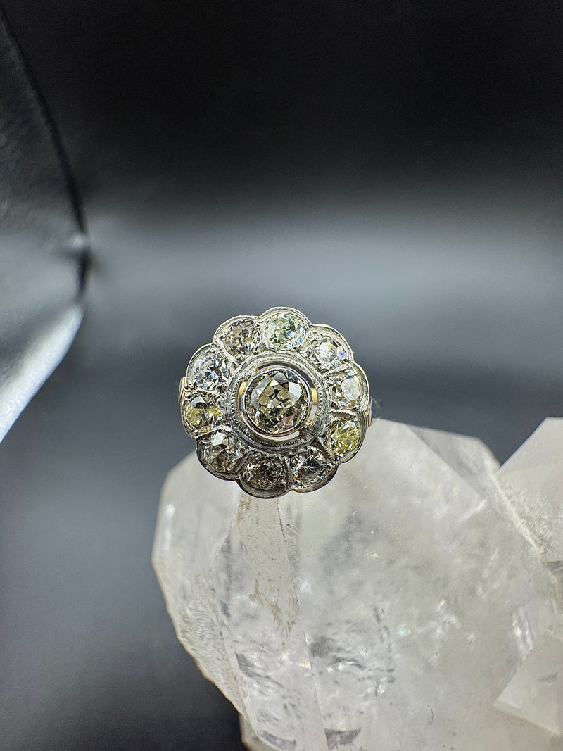 Lebhafter Art-Déco-Ring in 14 Karat Gelb- & Weißgold mit Diamanten