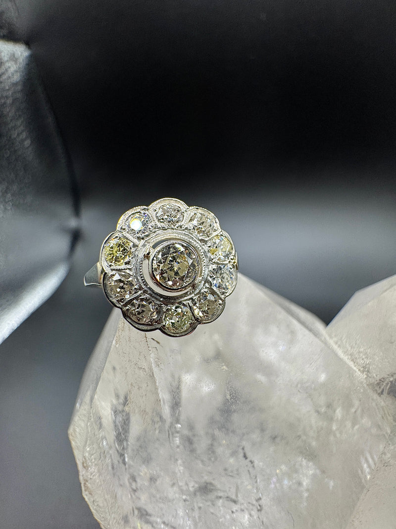 Lebhafter Art-Déco-Ring in 14 Karat Gelb- & Weißgold mit Diamanten