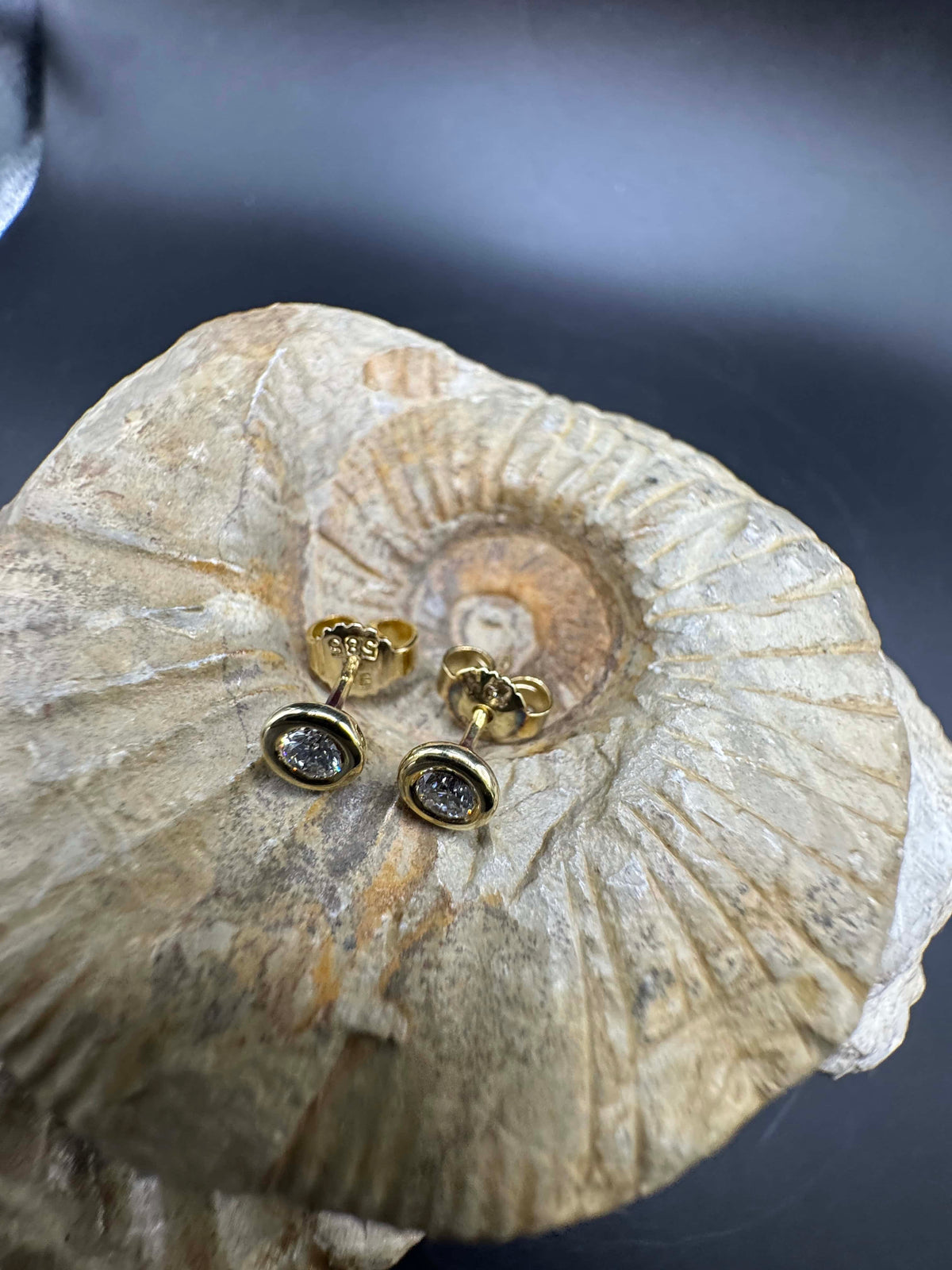 Ohrstecker in 14 Karat Gelbgold mit hochfeinen Brillanten