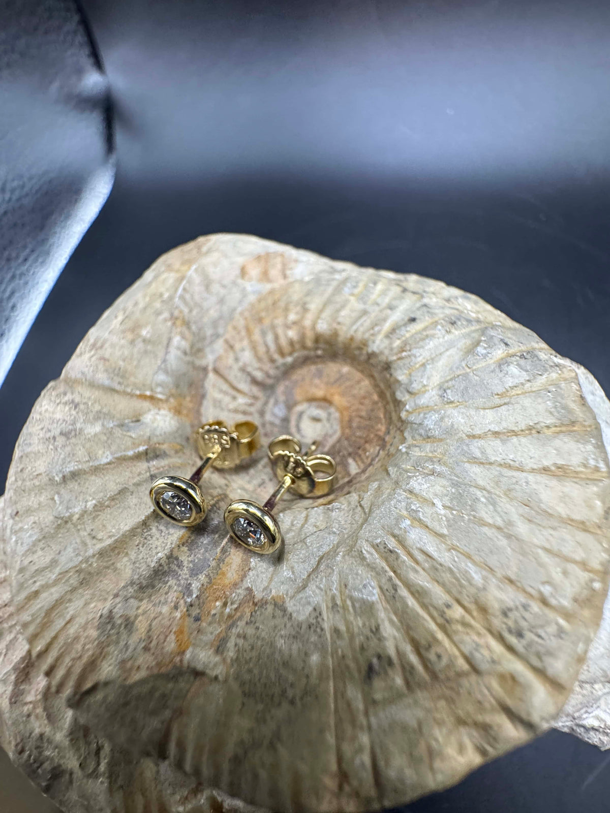 Ohrstecker in 14 Karat Gelbgold mit hochfeinen Brillanten