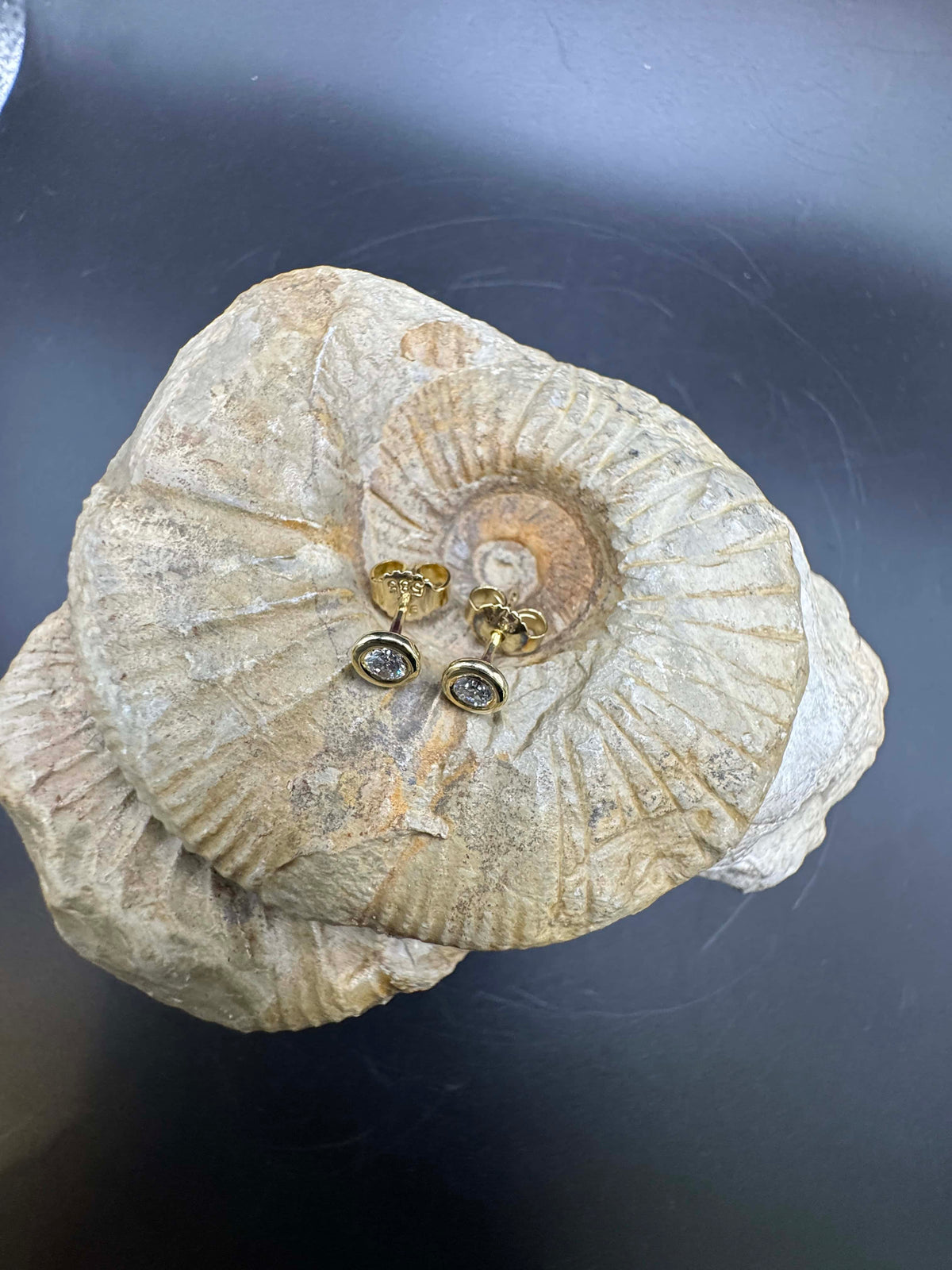 Ohrstecker in 14 Karat Gelbgold mit hochfeinen Brillanten