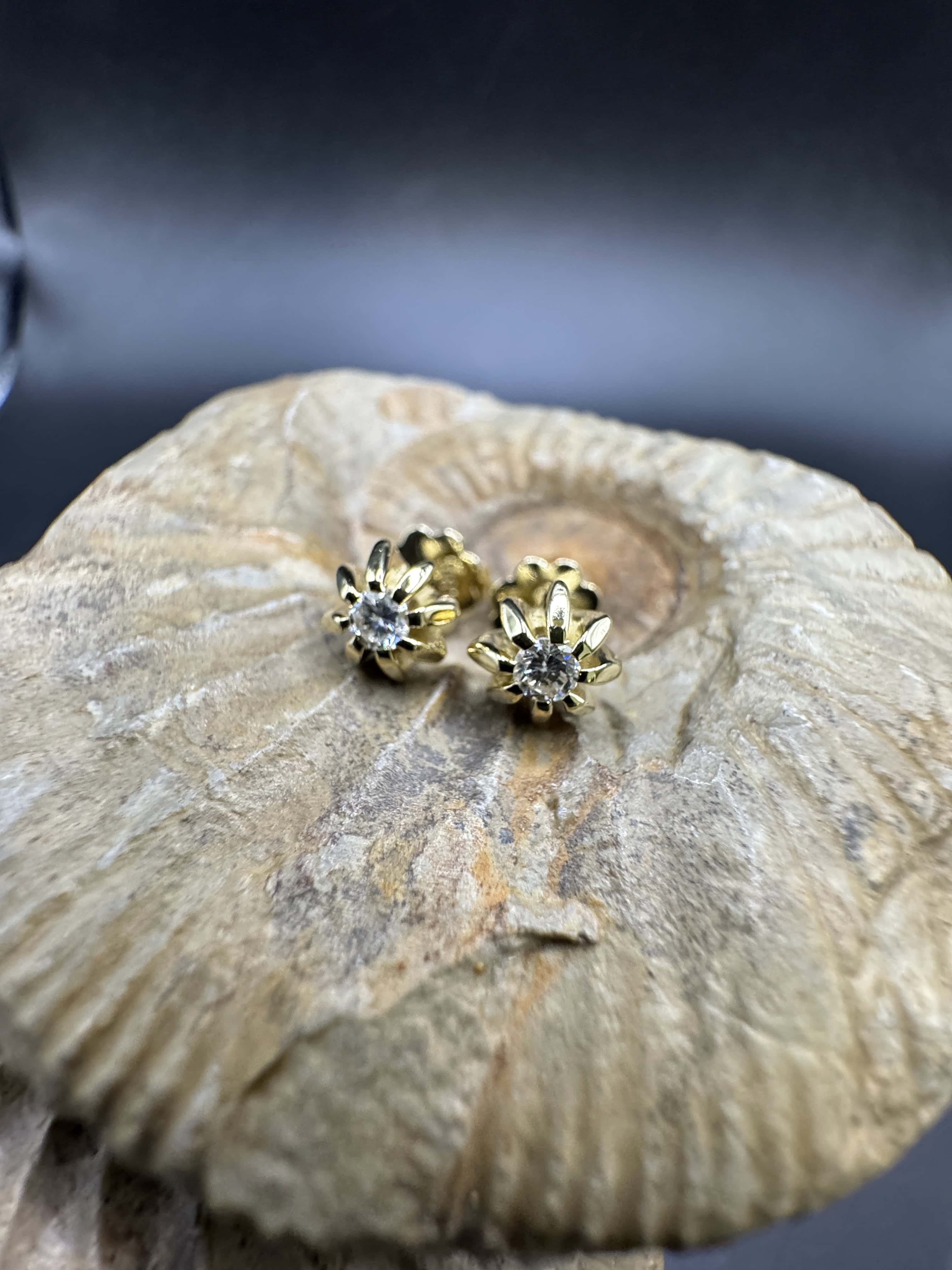 Vintage Ohrstecker in 14 Karat Gelbgold mit Brillanten