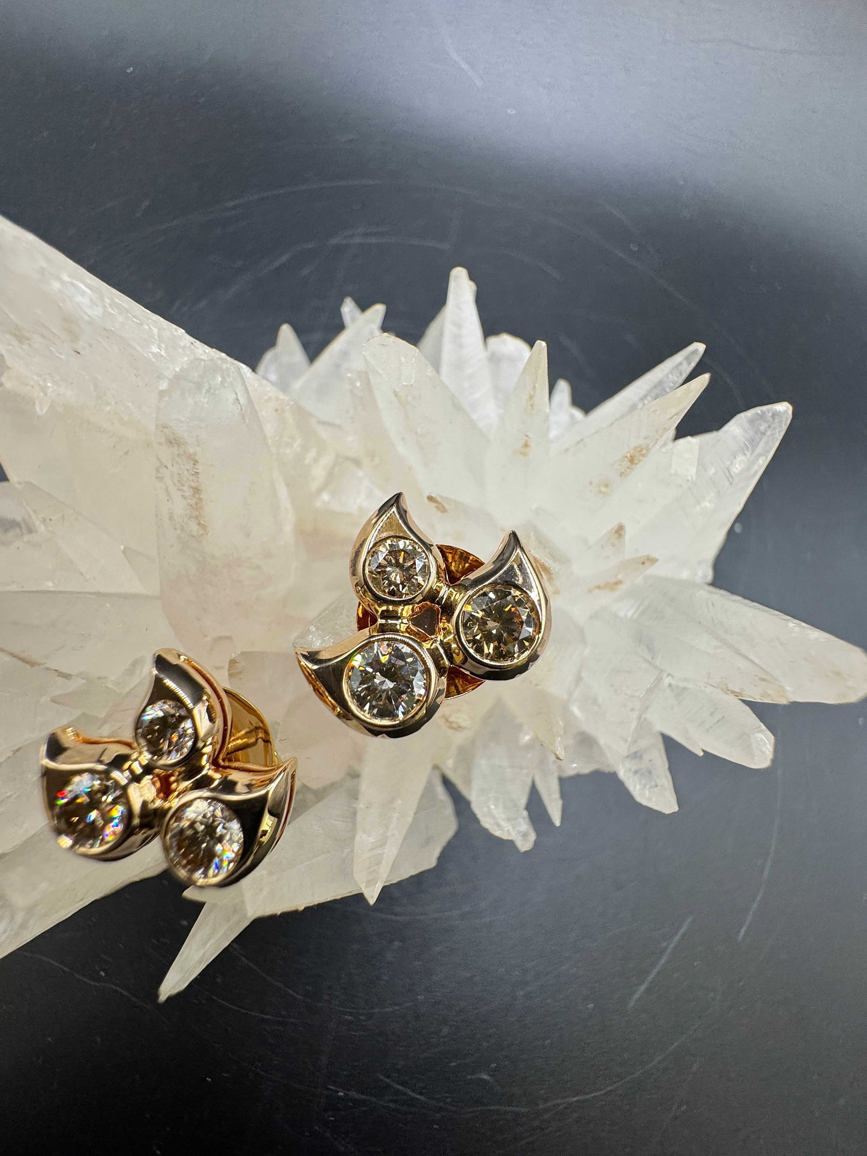 Edle Tamara Comolli Snowflake Ohrstecker in 18 Karat Roségold mit farbigen Brillanten
