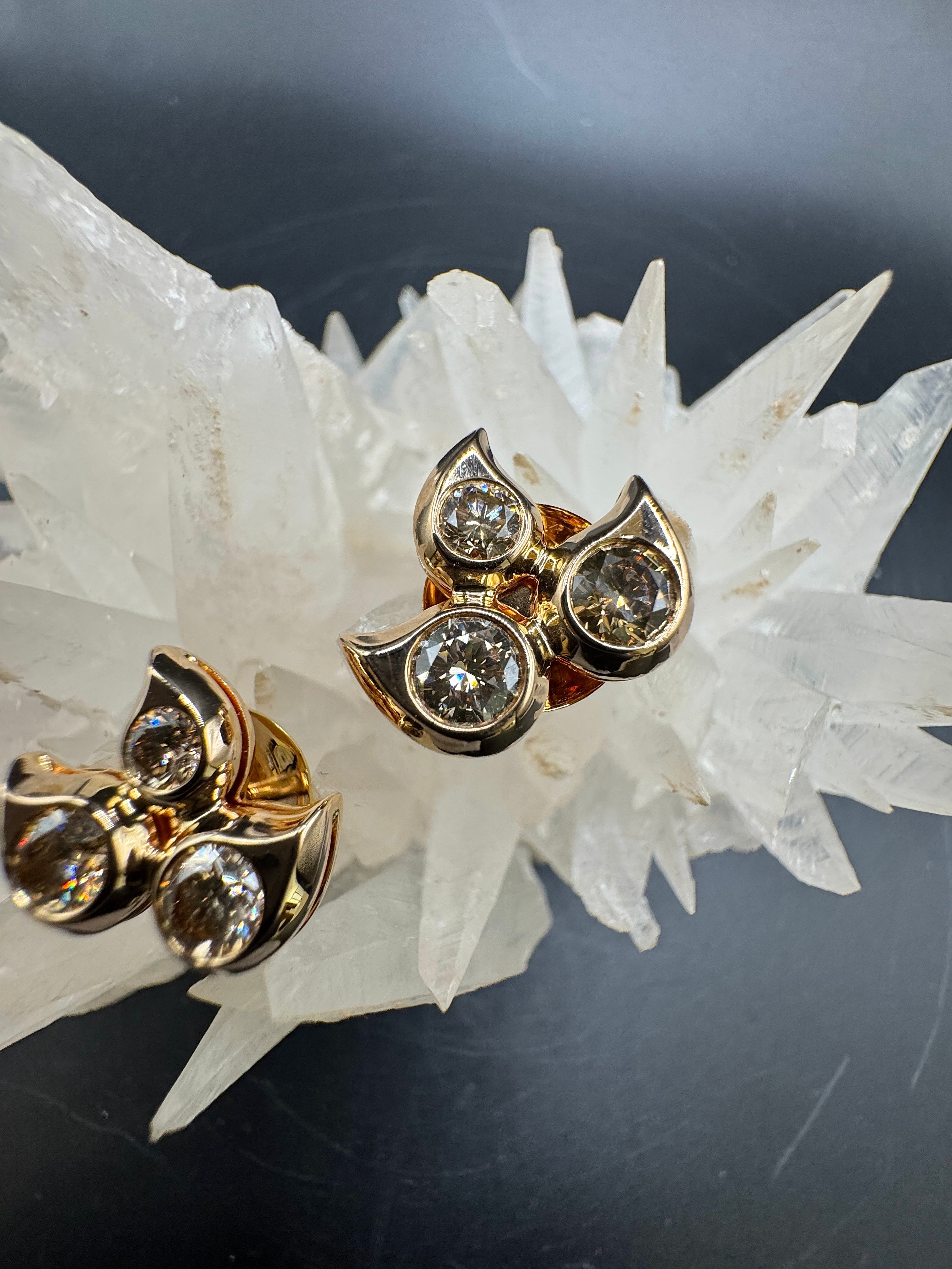 Edle Tamara Comolli Snowflake Ohrstecker in 18 Karat Roségold mit farbigen Brillanten