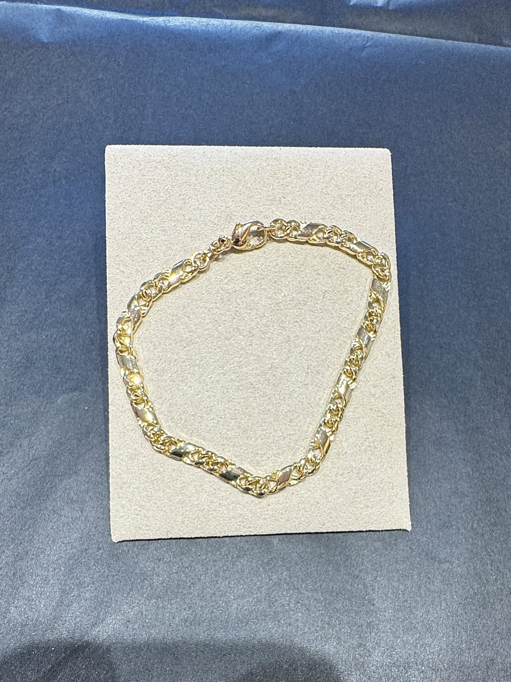 Elegantes Armband in 14 Karat Gelbgold mit Karabinerverschluss