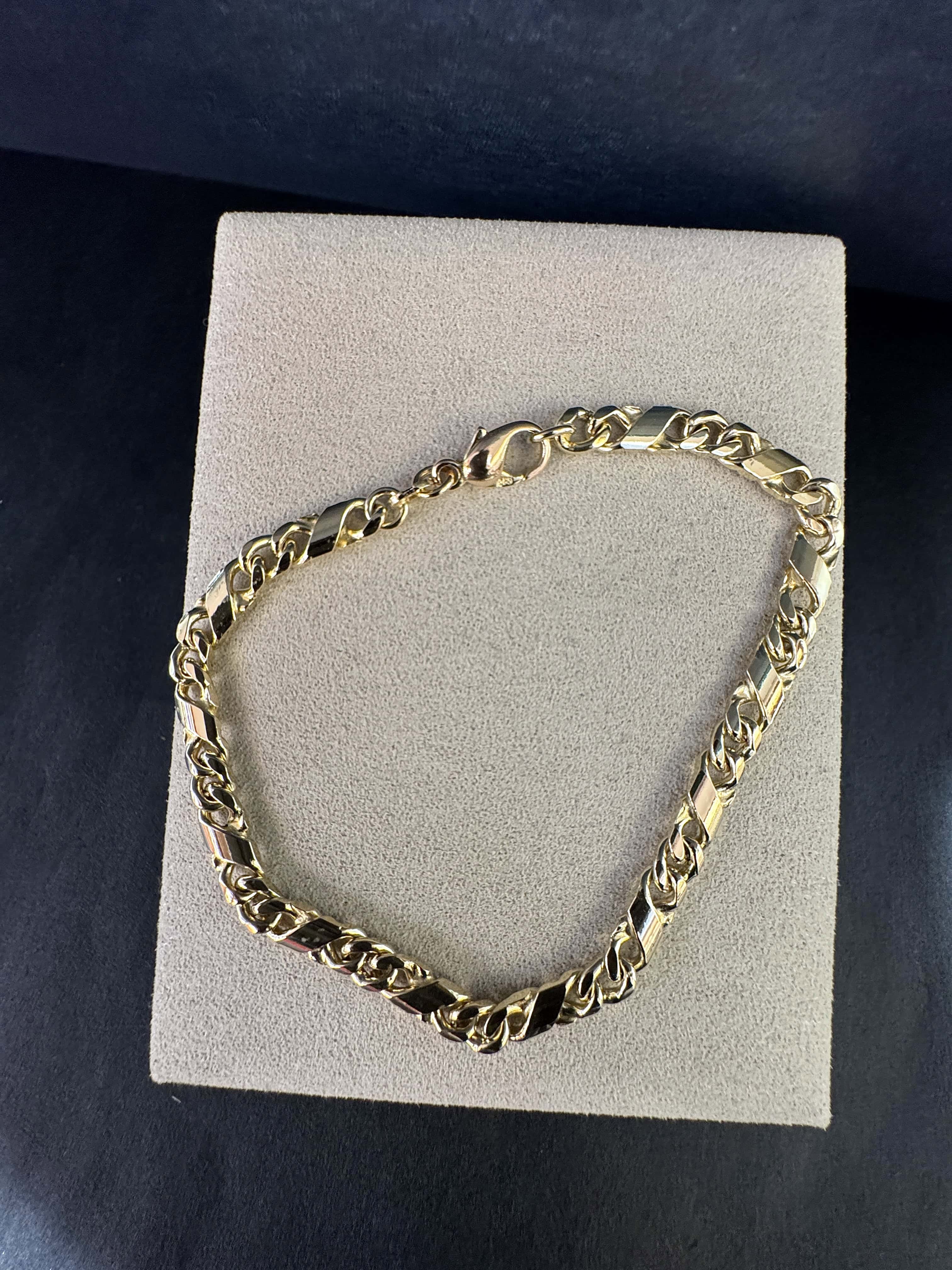 Elegantes Armband in 14 Karat Gelbgold mit Karabinerverschluss