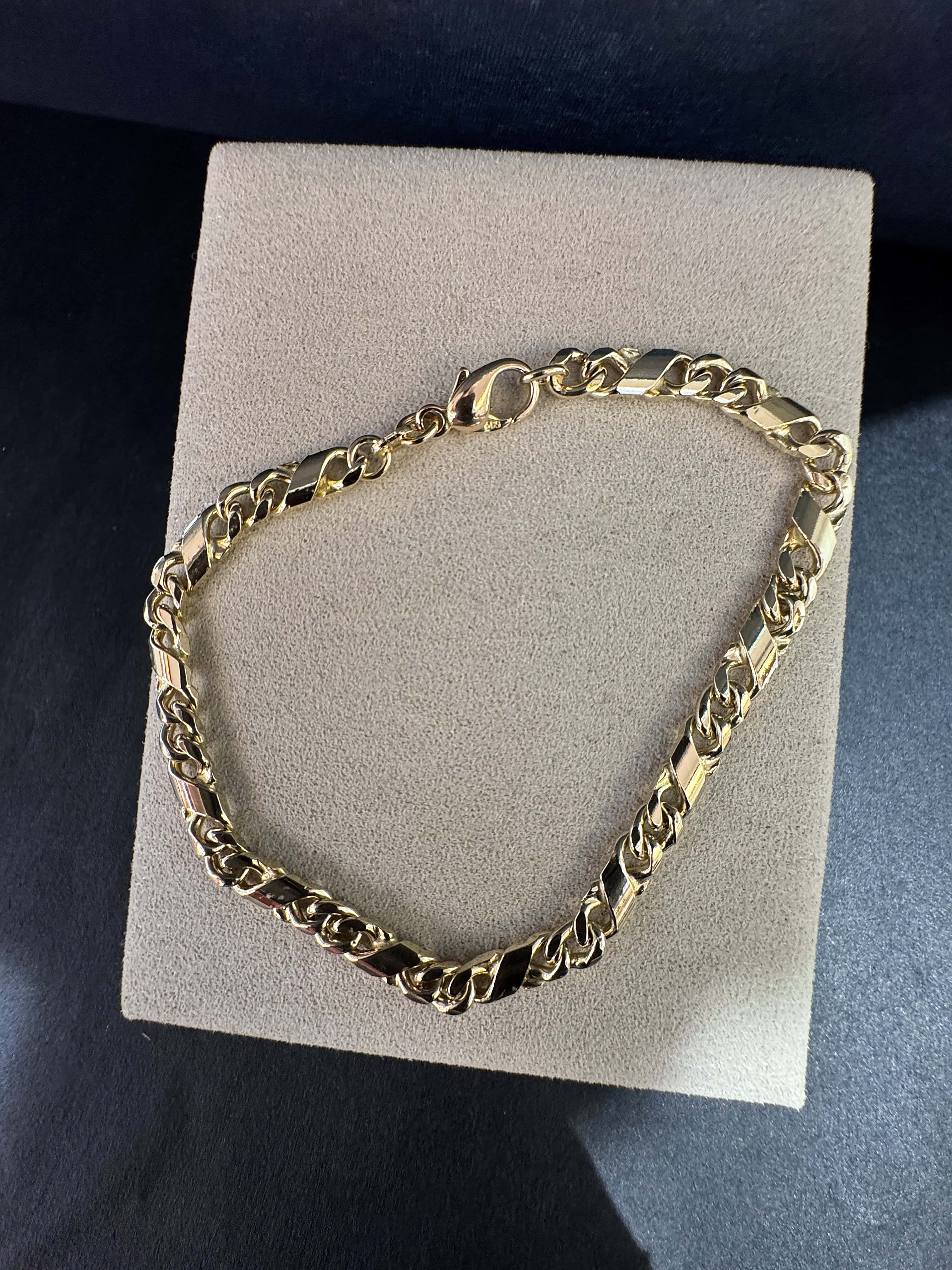 Elegantes Armband in 14 Karat Gelbgold mit Karabinerverschluss