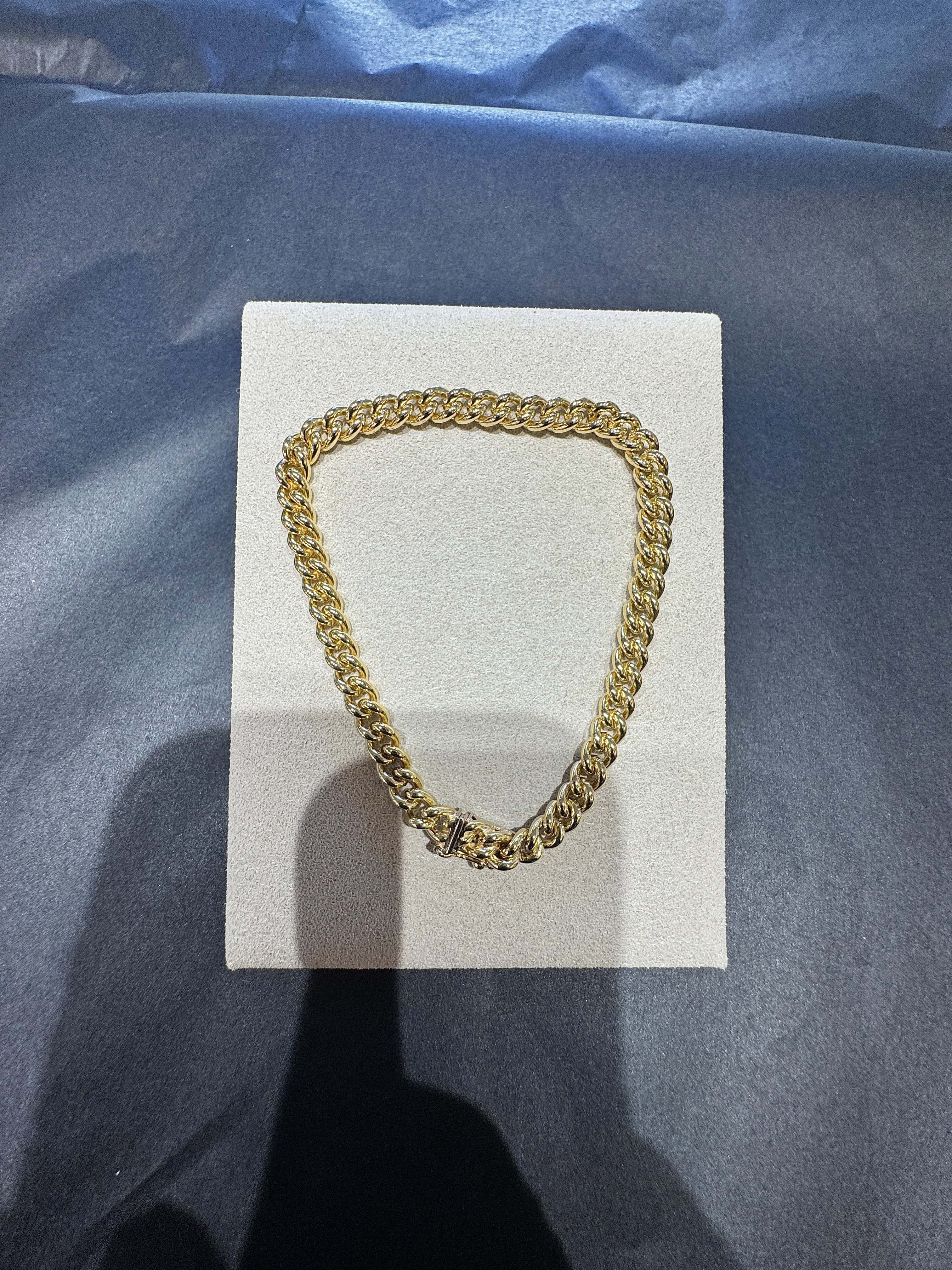 Hochwertiges Rundpanzer-Armband in 18 Karat Gelbgold