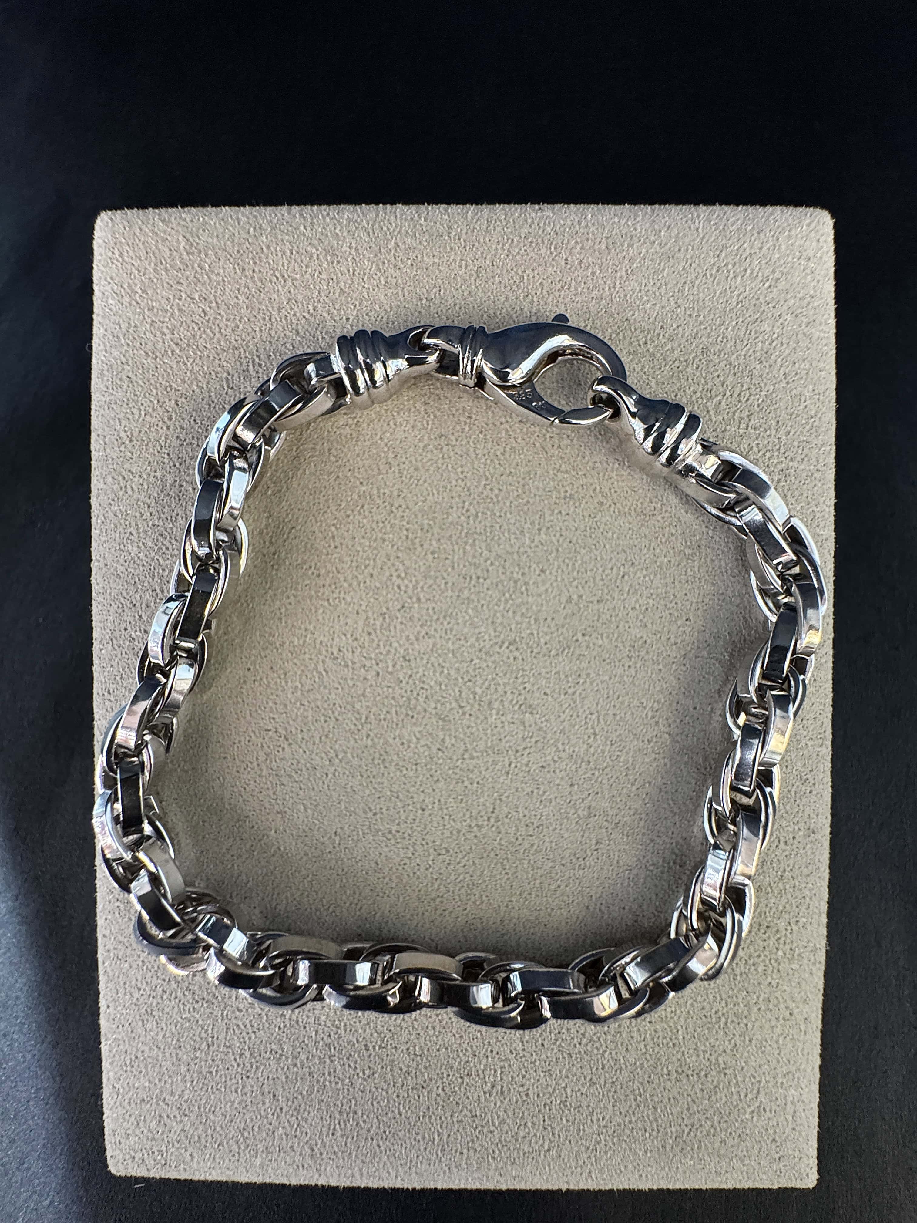 Ausgefallenes massives Fantasie-Armband in 14 Karat Weißgold mit Karabiner