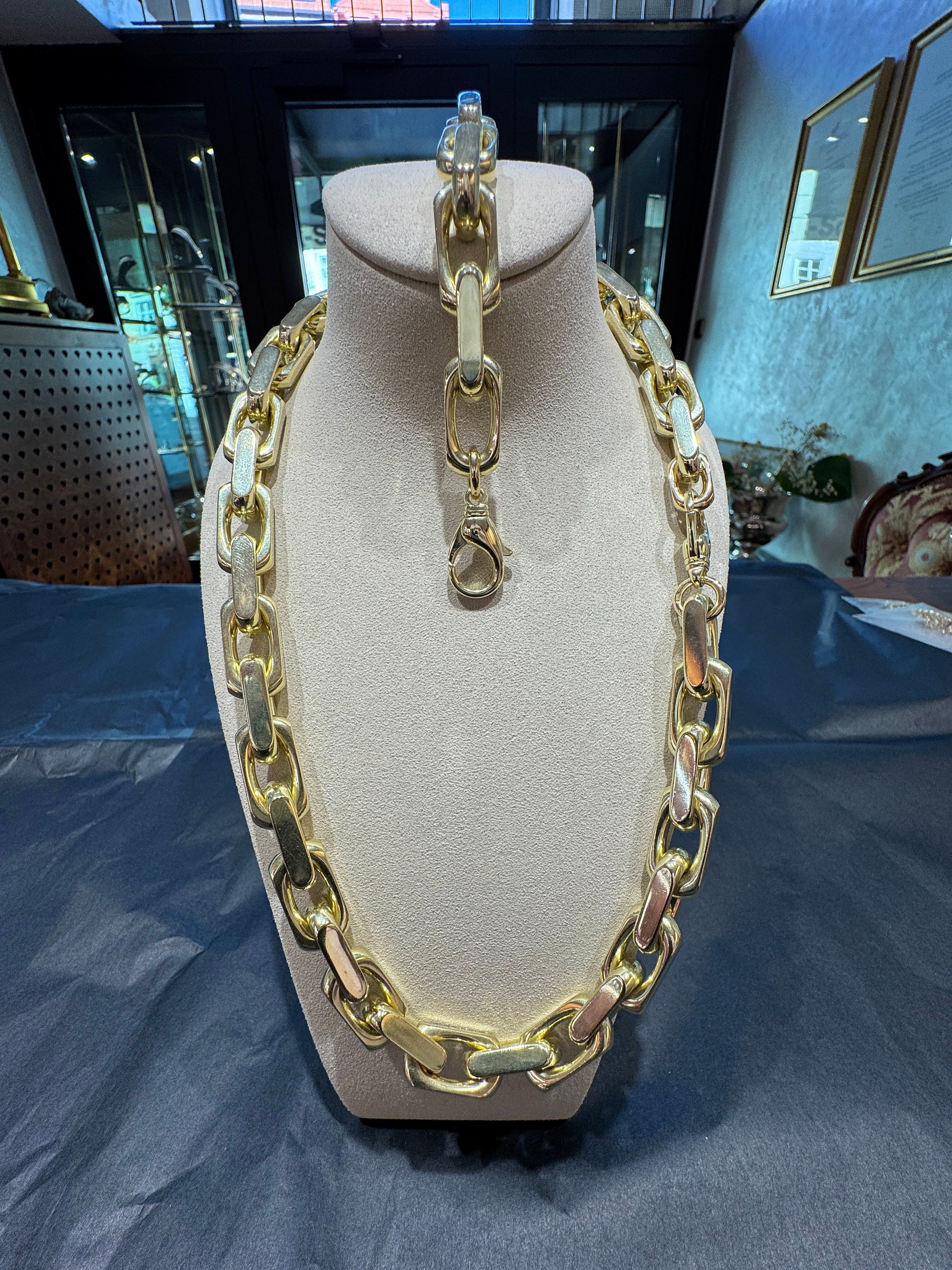 Diamantierte Ankerkette mit Armband in 14 Karat Gelbgold - über 500 Gramm Gold (PREIS AUF ANFRAGE)