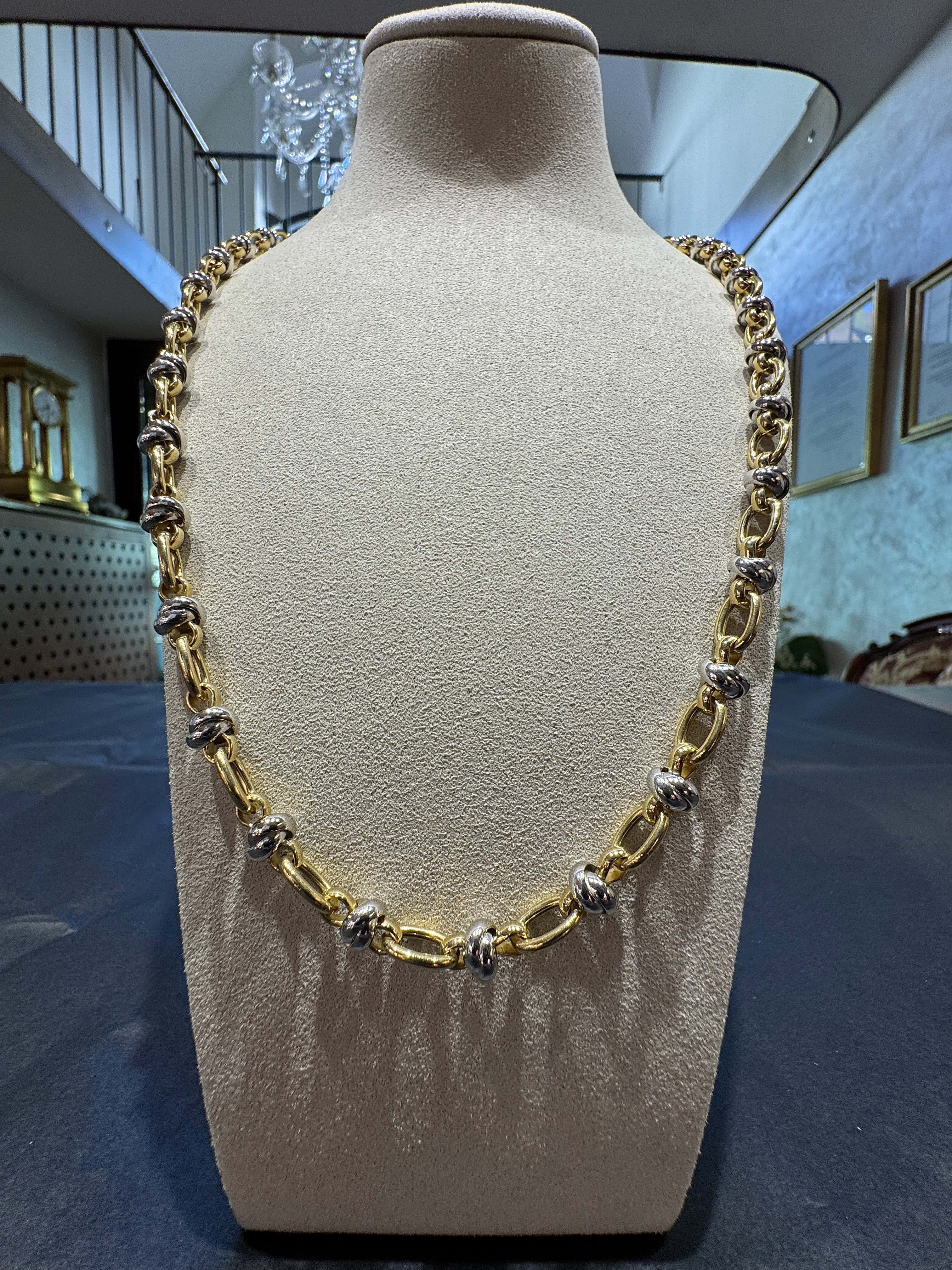 Ausgefallene Halskette in 18 Karat Gelb- und Weißgold mit Armband