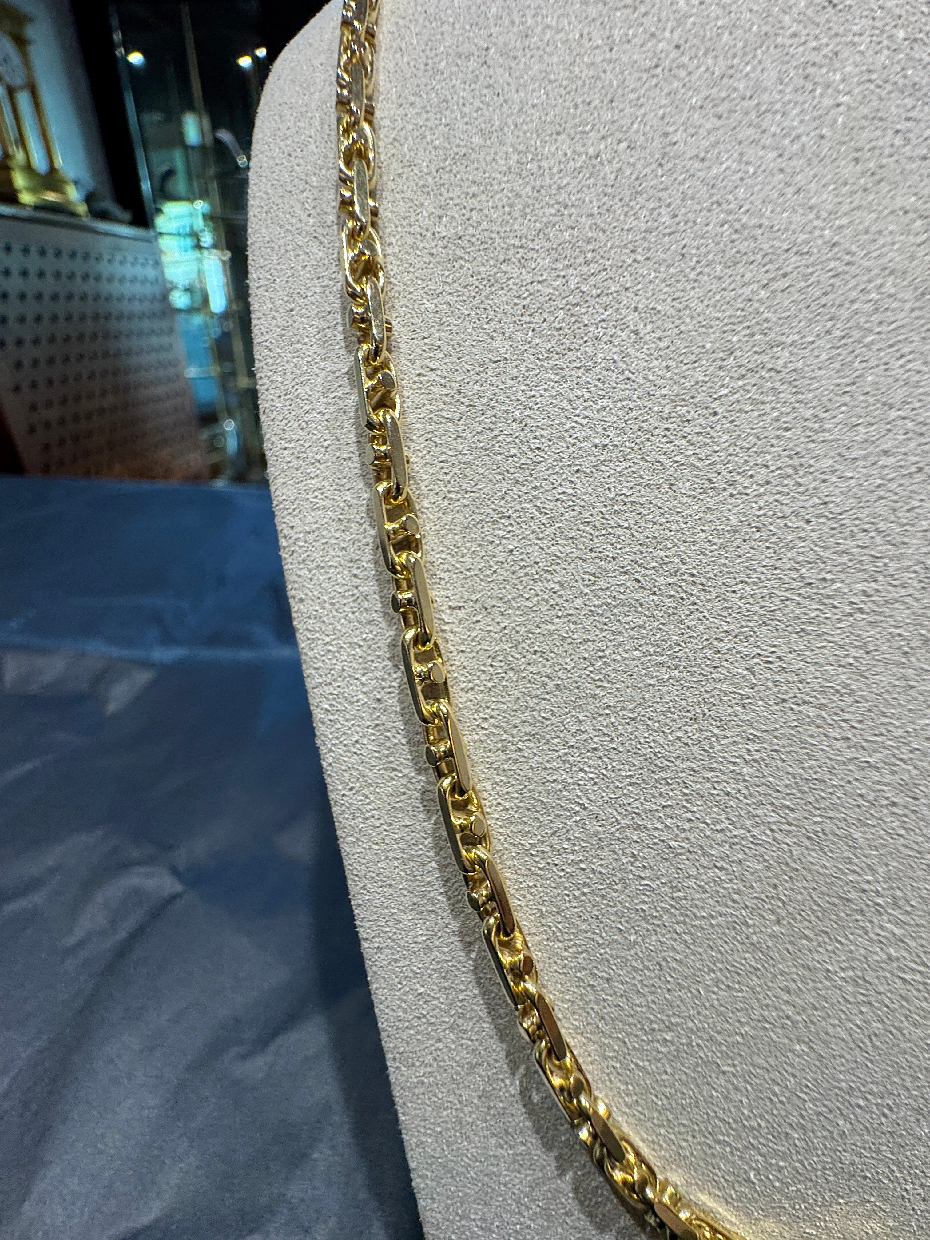 Ausgefallene Halskette in 18 Karat Gelbgold mit Karabinerverschluss