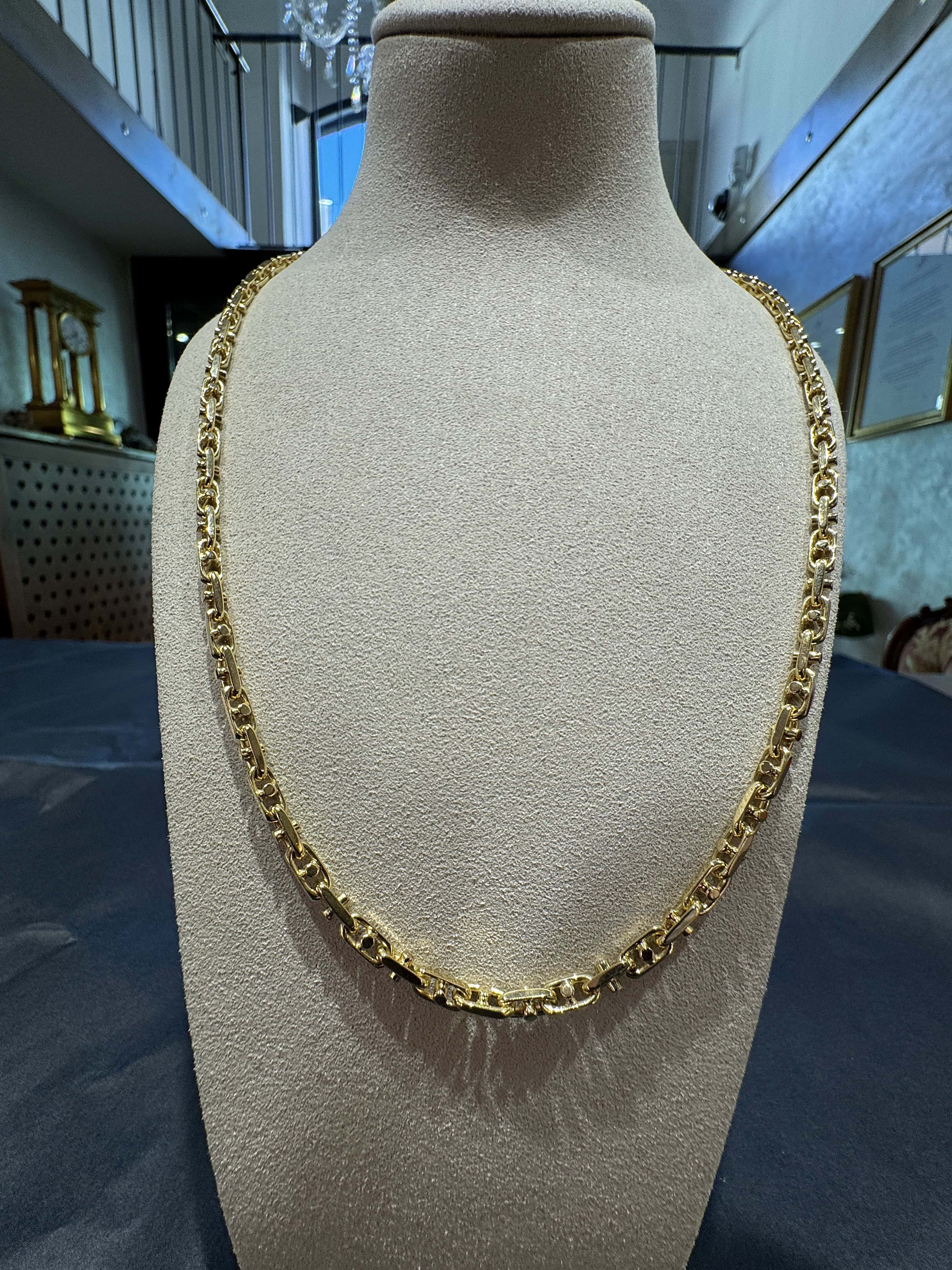 Ausgefallene Halskette in 18 Karat Gelbgold mit Karabinerverschluss