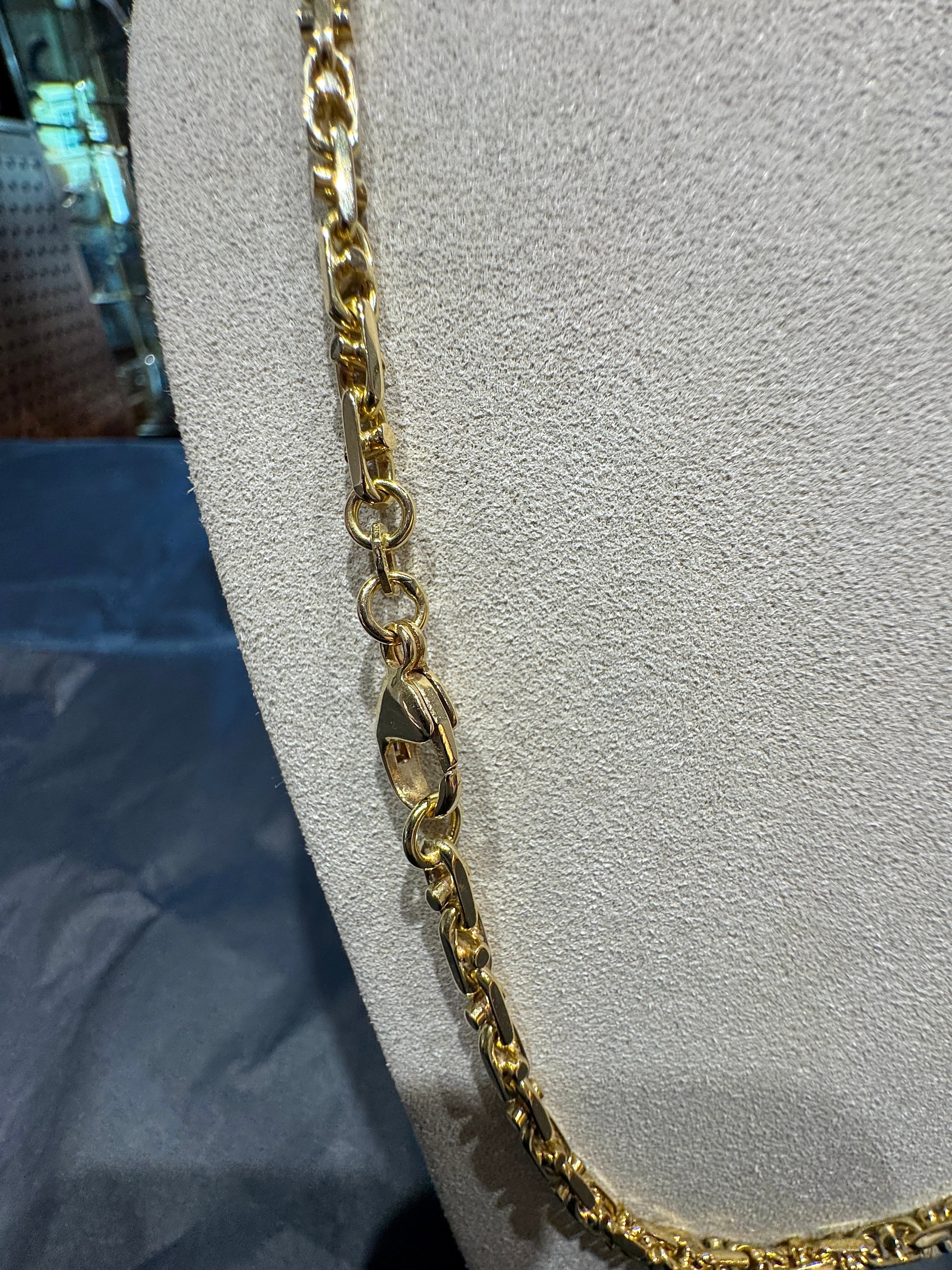 Ausgefallene Halskette in 18 Karat Gelbgold mit Karabinerverschluss