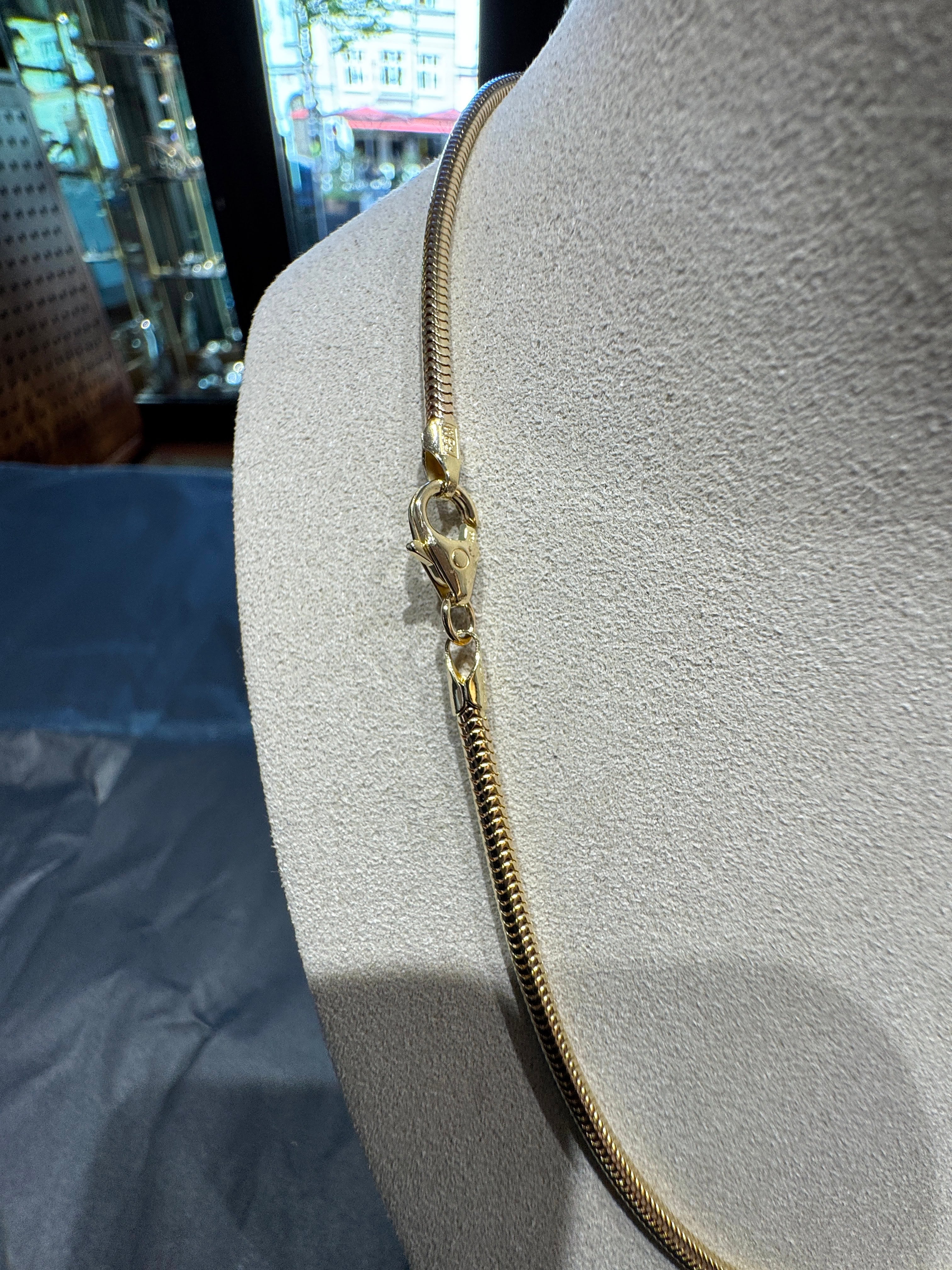 Edle Schlangenkette in 14 Karat Gelbgold mit Karabinerverschluss