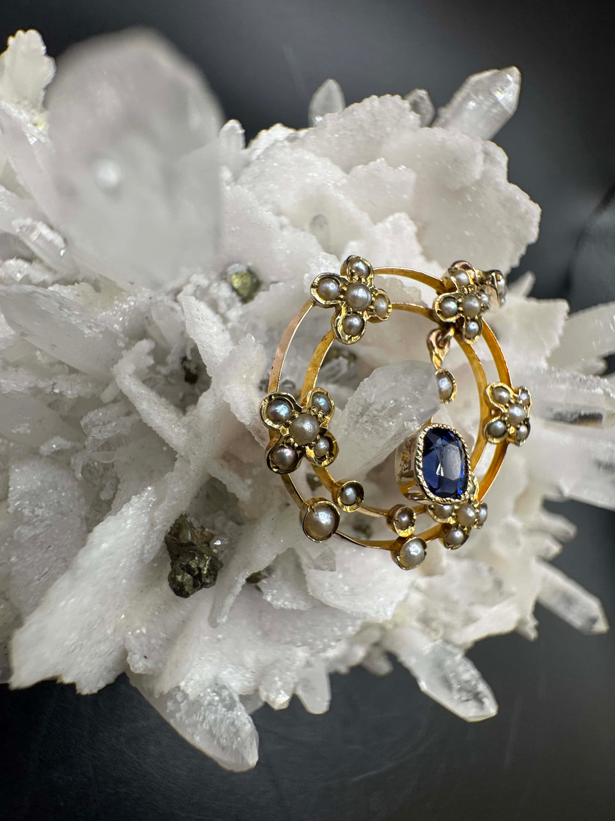 Antiker edwardianischer Anhänger in 14 Karat Roségold mit Saphir & Naturperlen