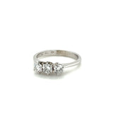 Klassieke witgouden ring van 18 karaat met zeer fijne diamanten