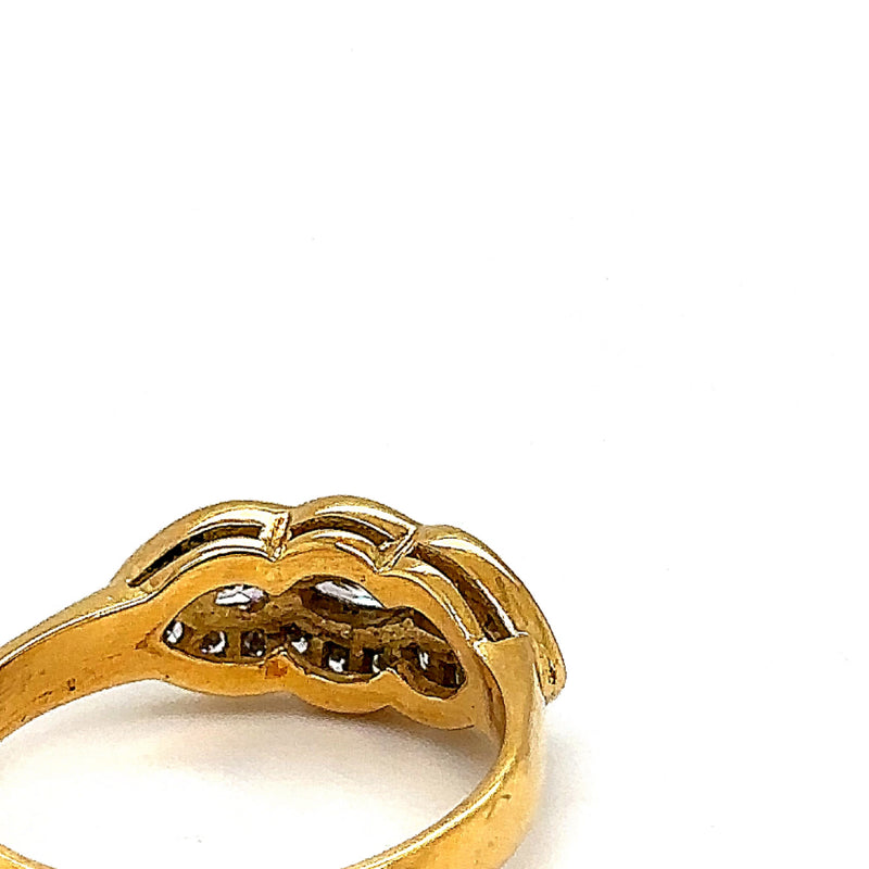 Unusual yellow gold ring in 18 carat with Navett brilliant-cut diamonds and diamonds
